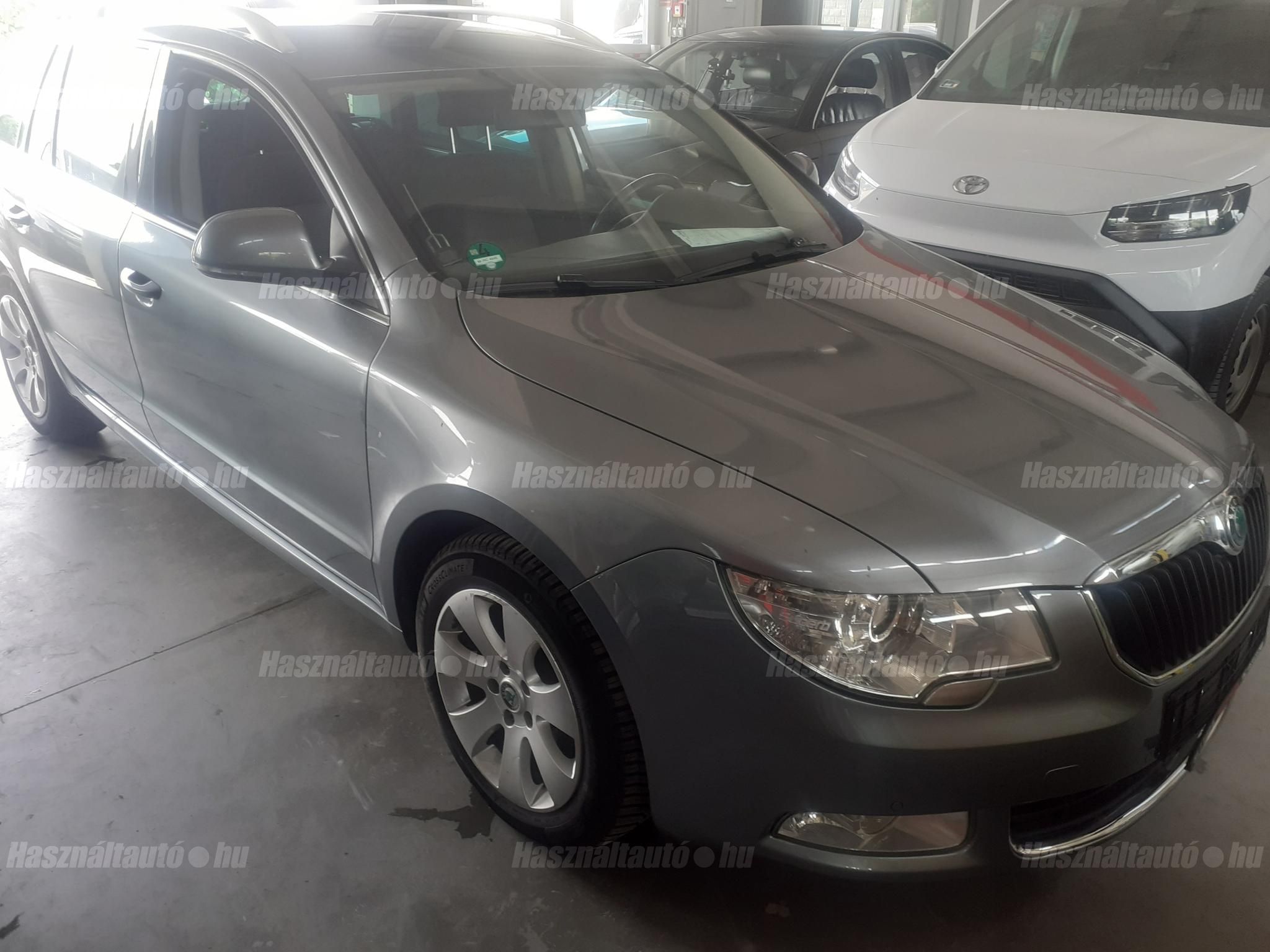 SKODA SUPERB 2010/9 - 1