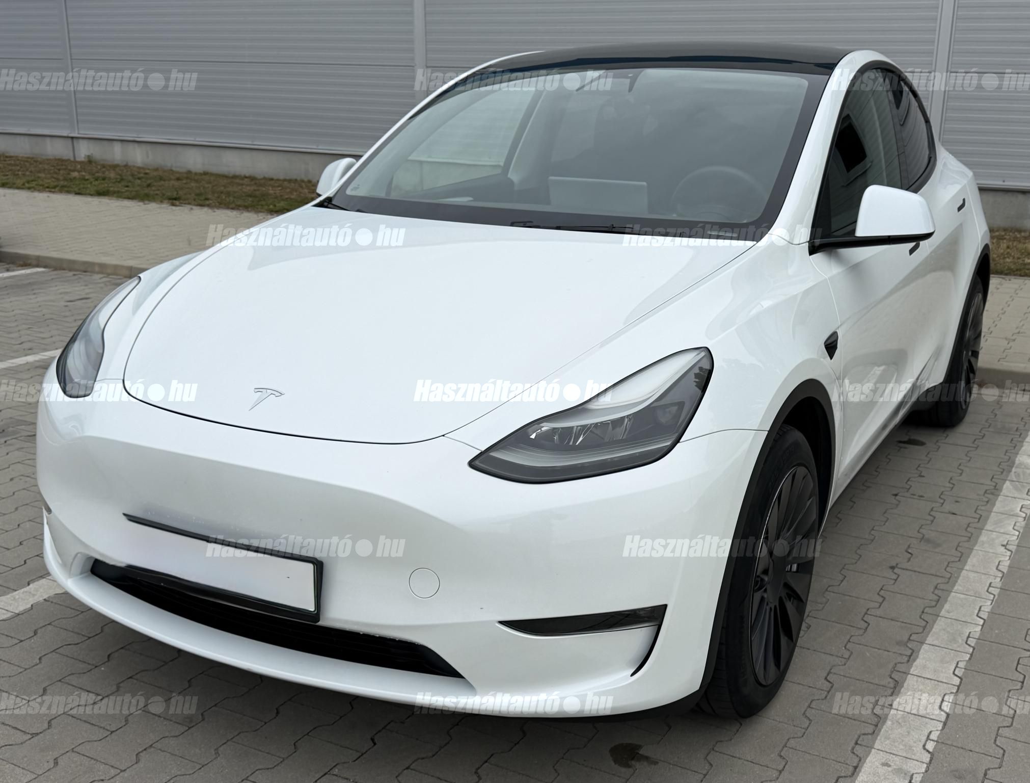 TESLA MODEL Y 2023/2 - 1