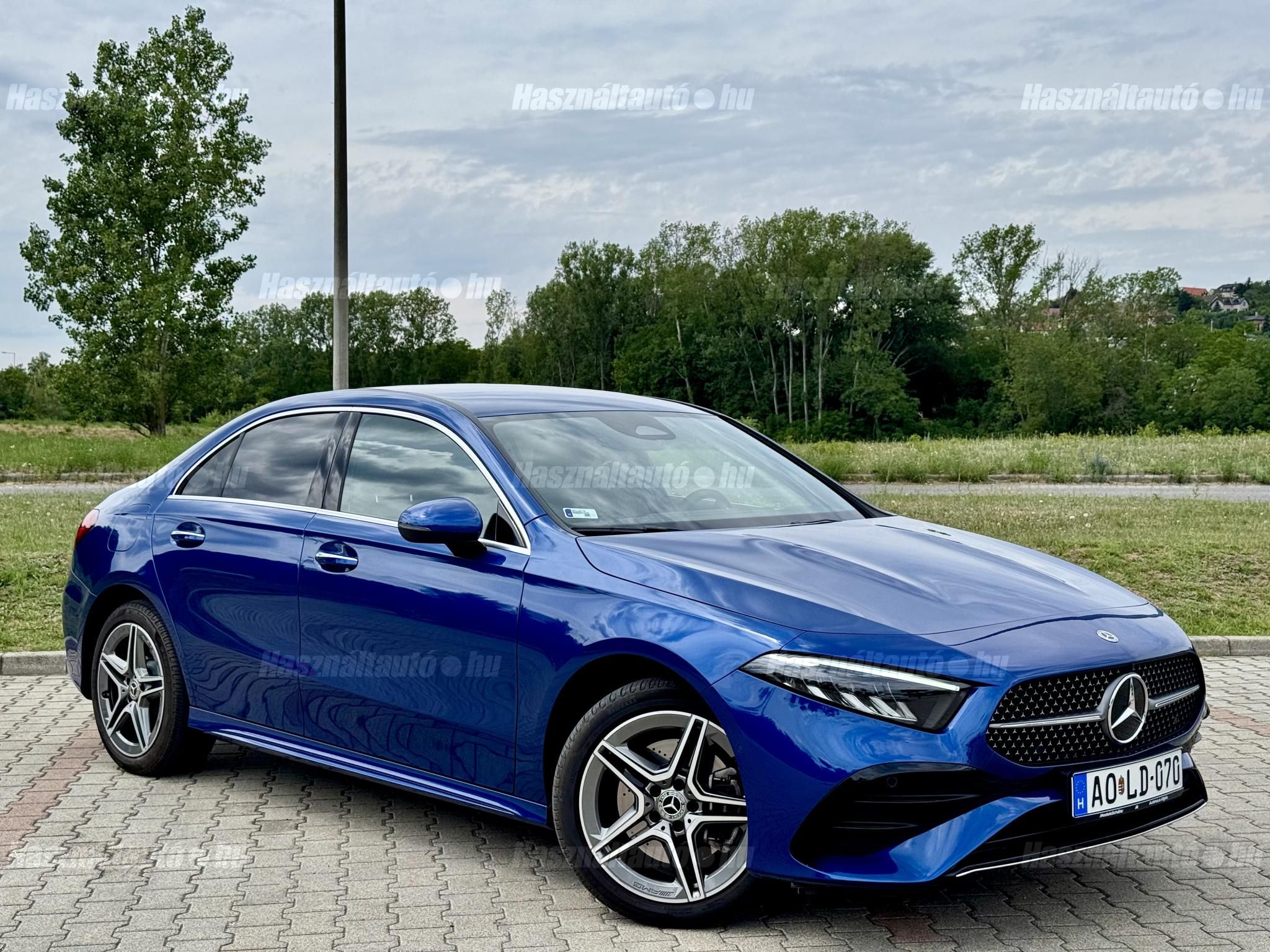 MERCEDES-BENZ A 250 2023/10 - 1