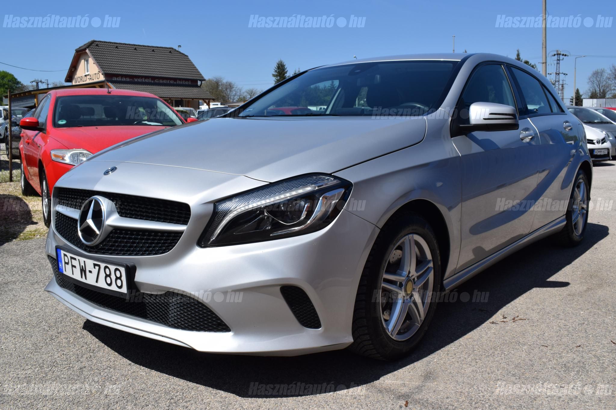 MERCEDES-BENZ A 180 2017/6 - 1