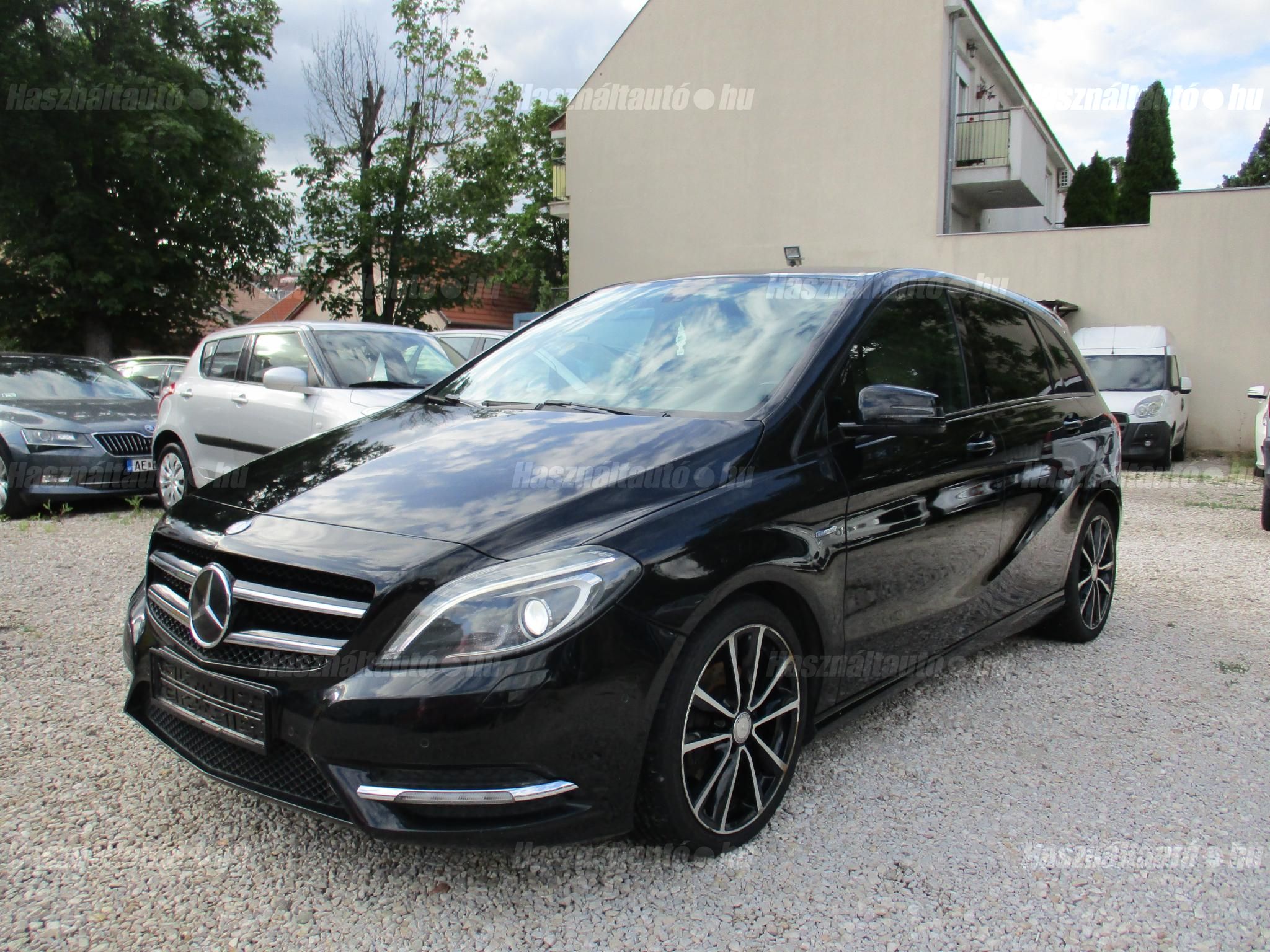 MERCEDES-BENZ B 180 2012/3 - 1