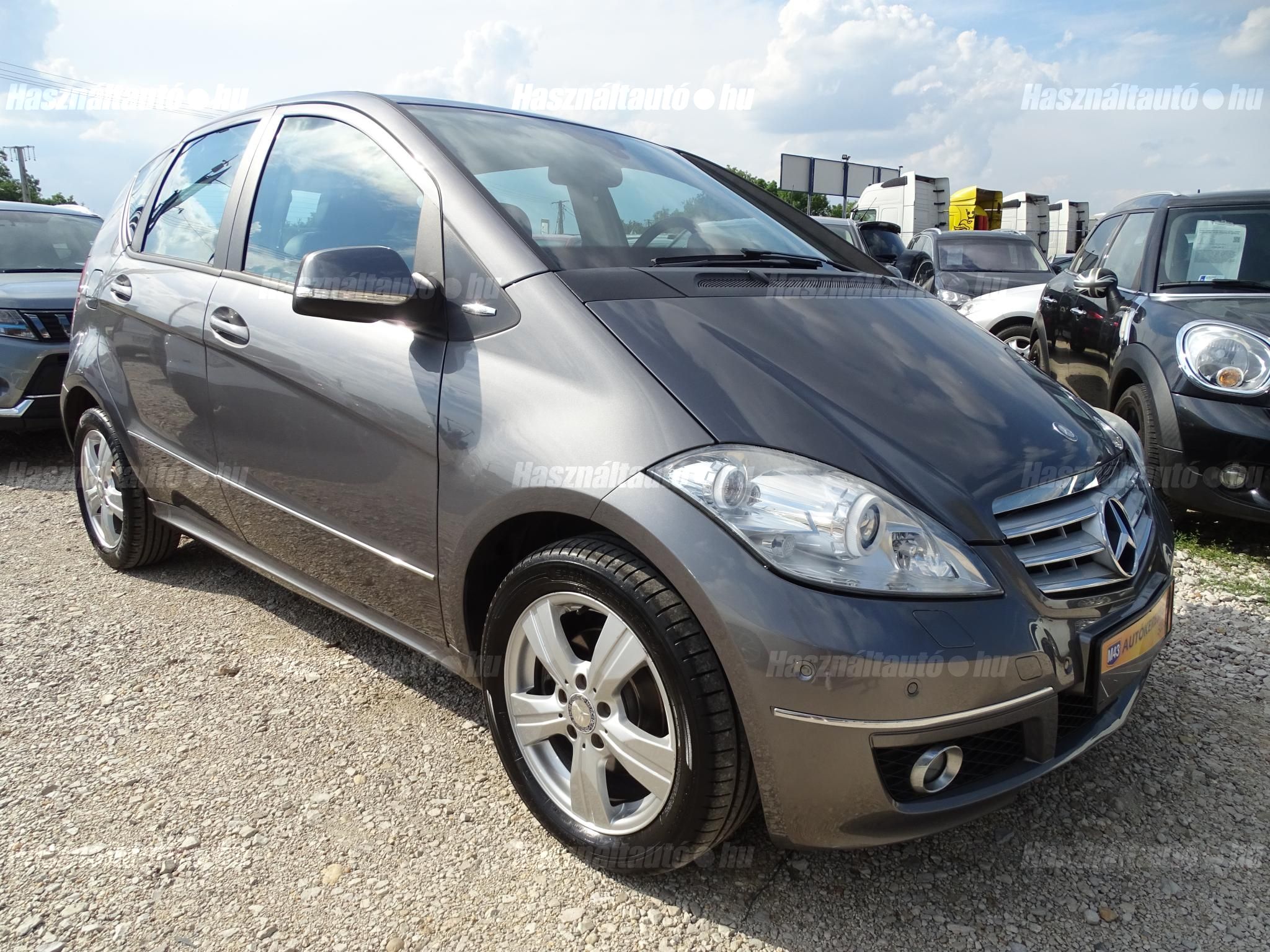 MERCEDES-BENZ A 180 2010/9 - 1