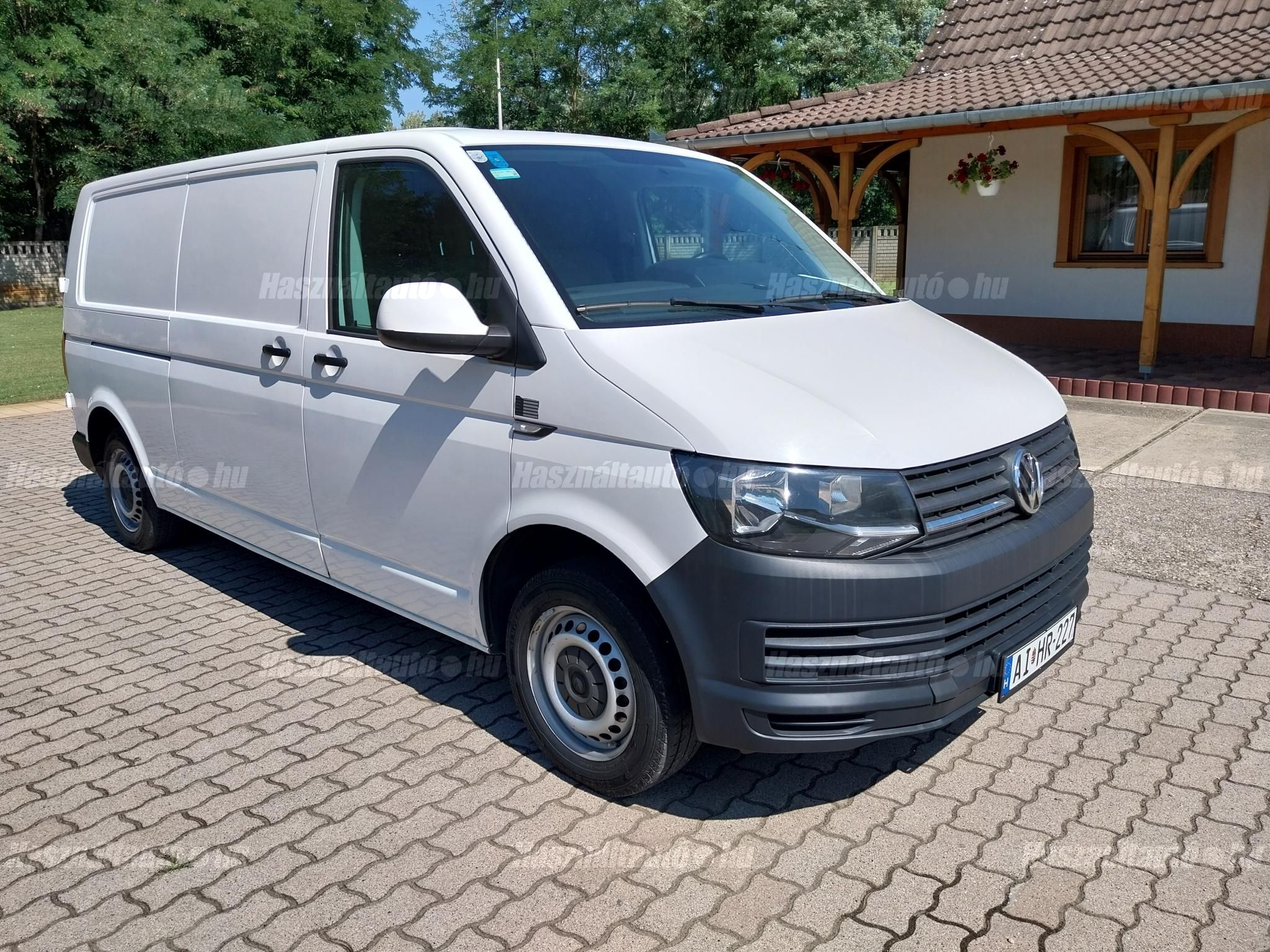 VOLKSWAGEN TRANSPORTER 2015/12 - 1