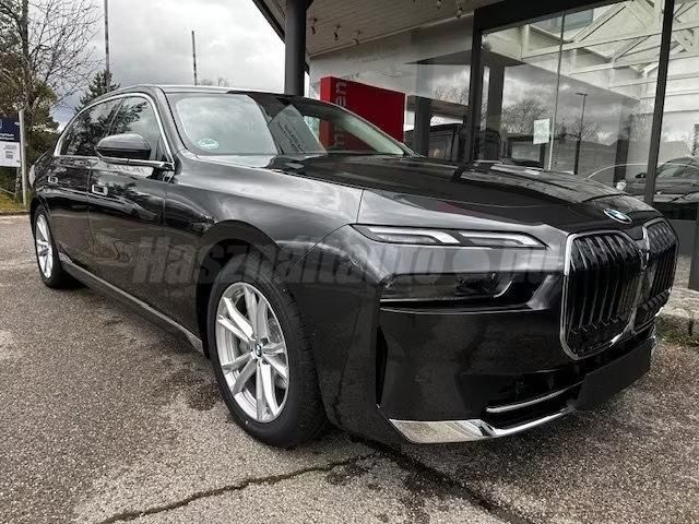BMW 740 2025/11 - 1