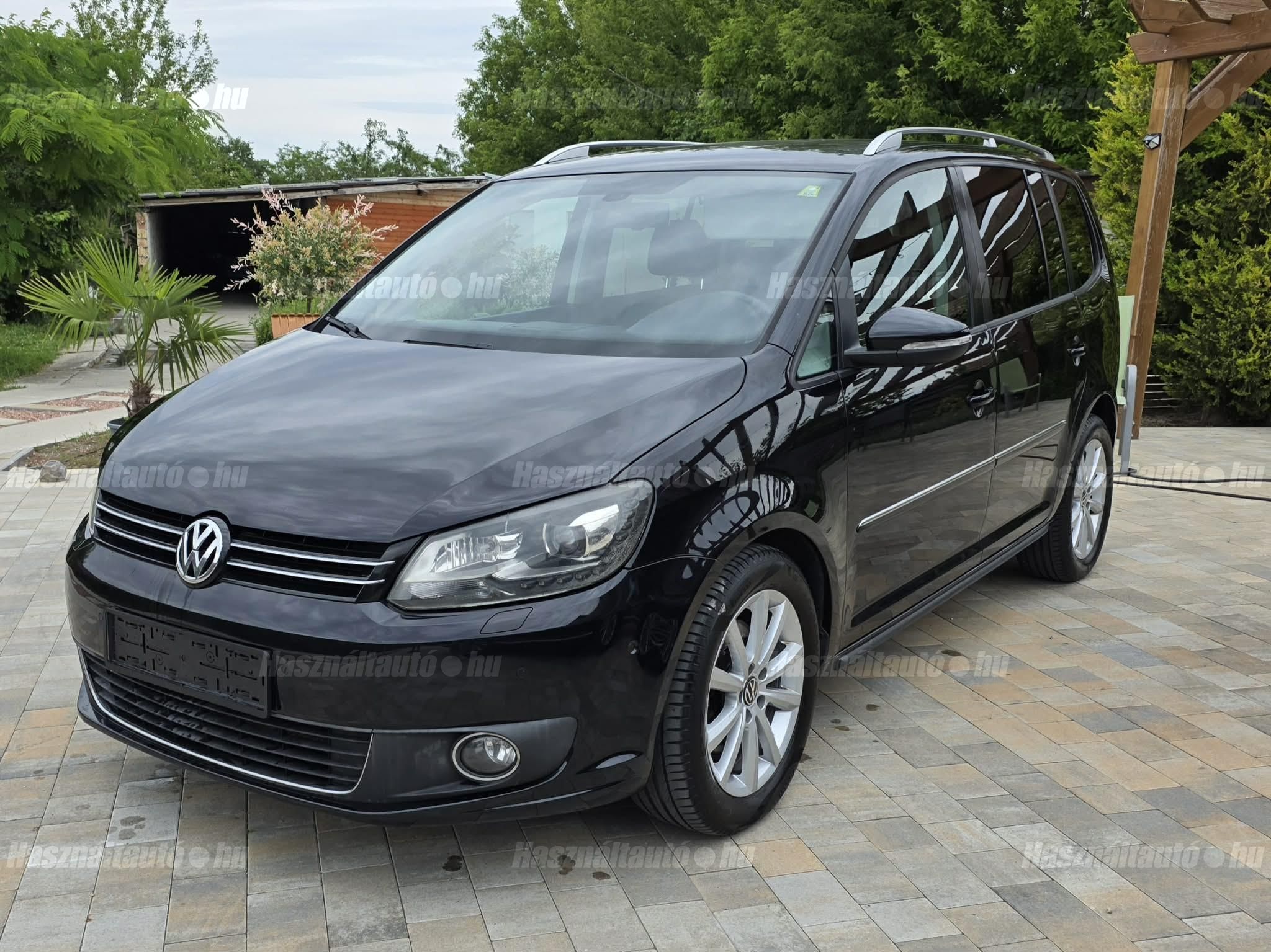 VOLKSWAGEN TOURAN 2011/6 - 1