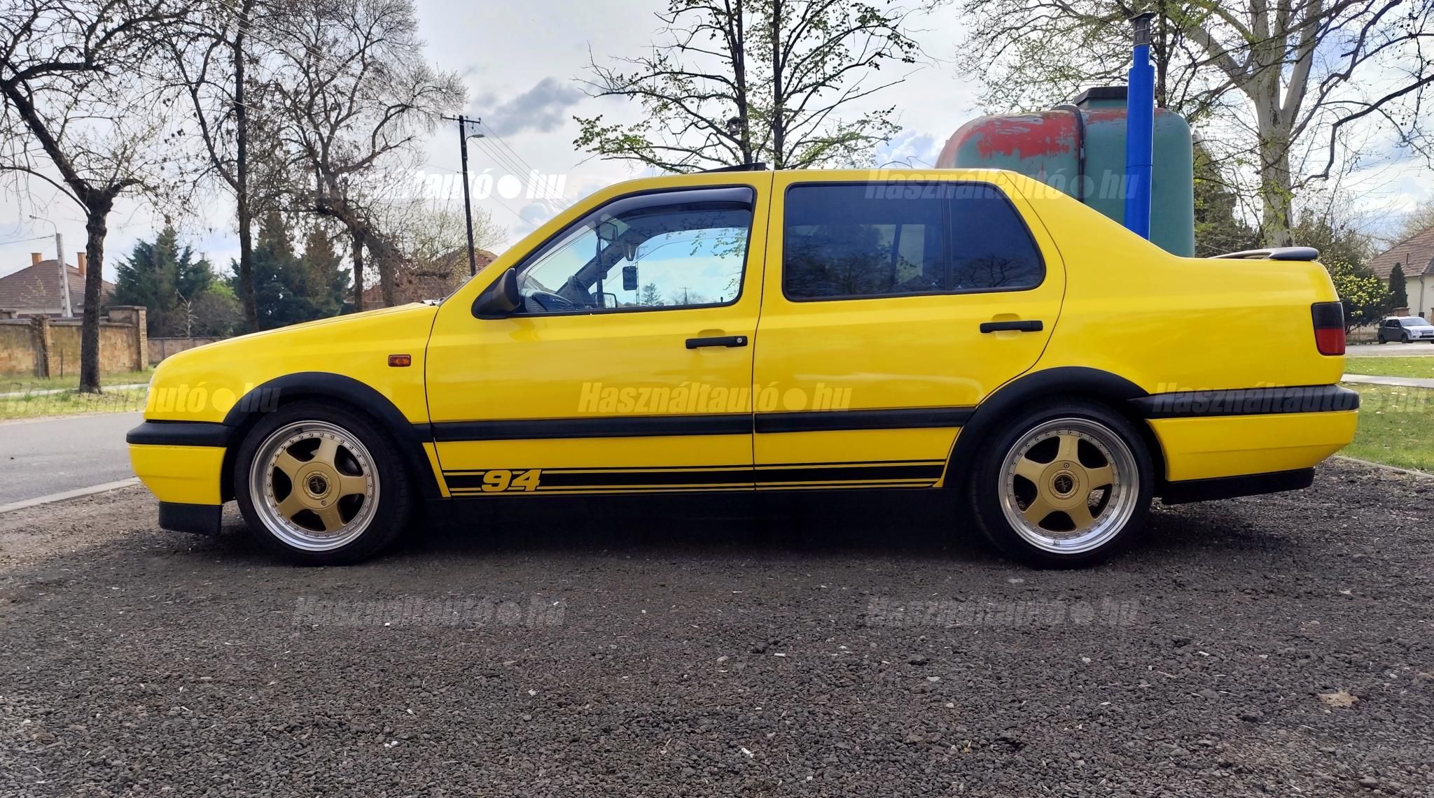 VOLKSWAGEN VENTO 1994 - 1