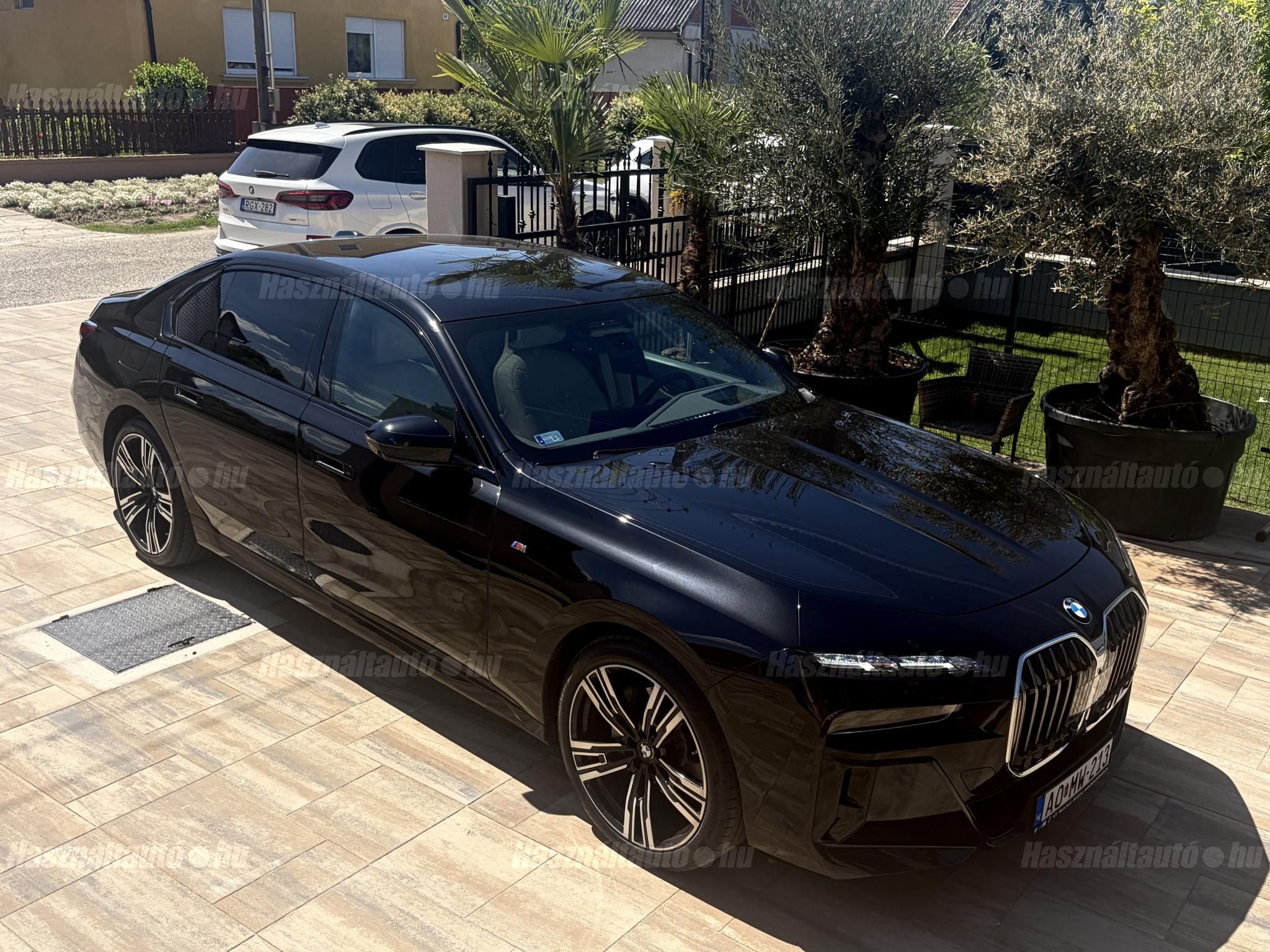 BMW 740 2023/12 - 1