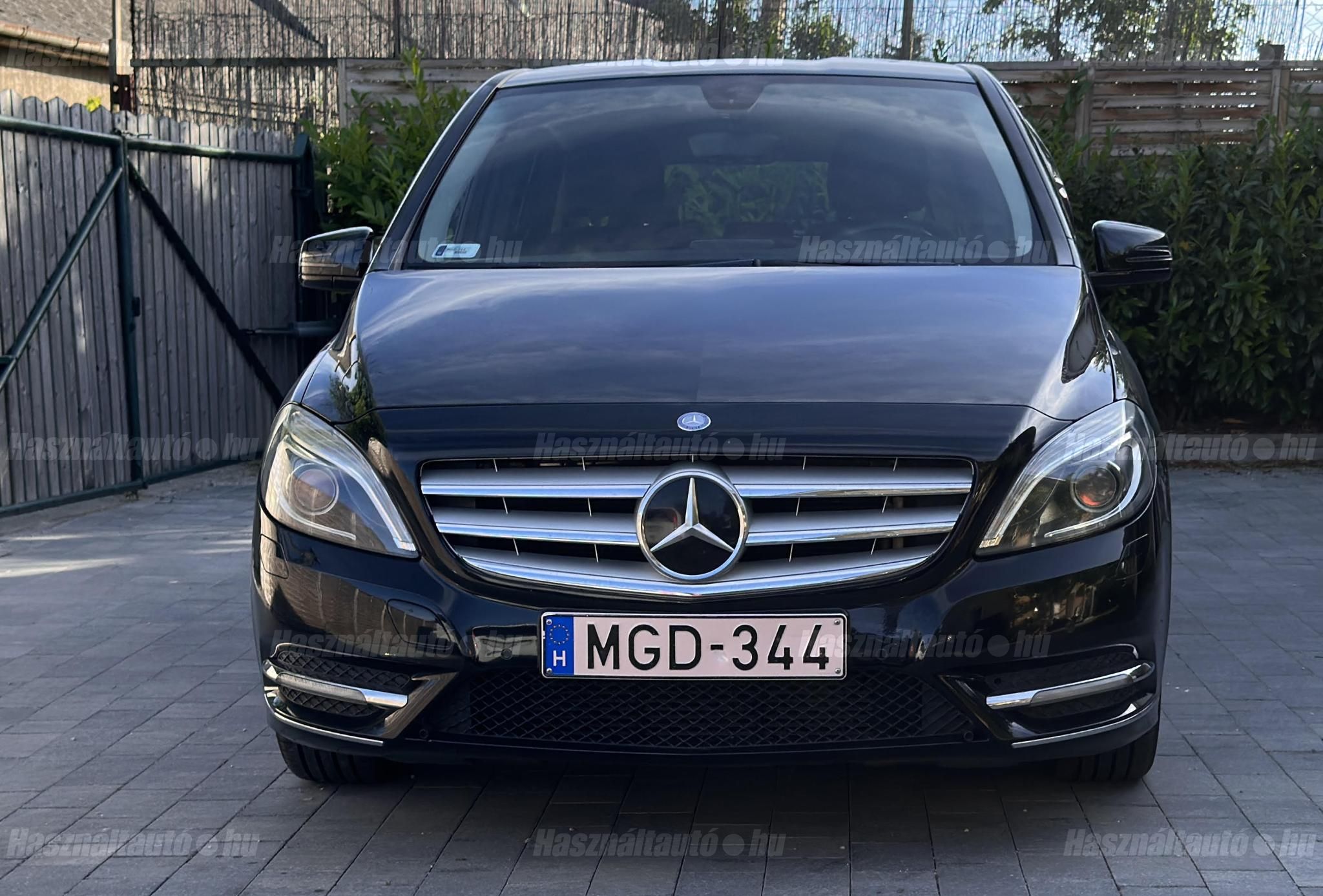 MERCEDES-BENZ B 180 2011/12 - 1