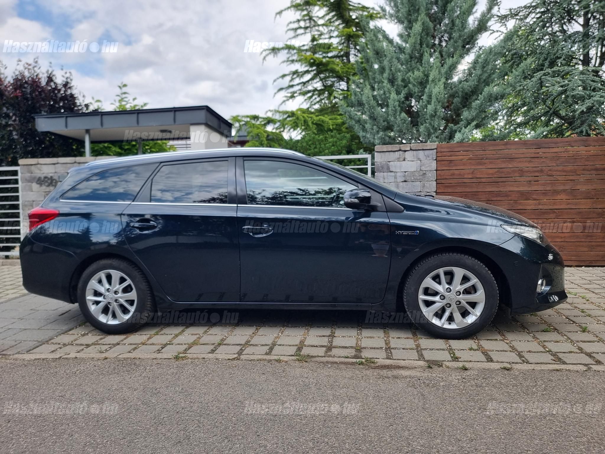 TOYOTA AURIS 2014/2 - 1
