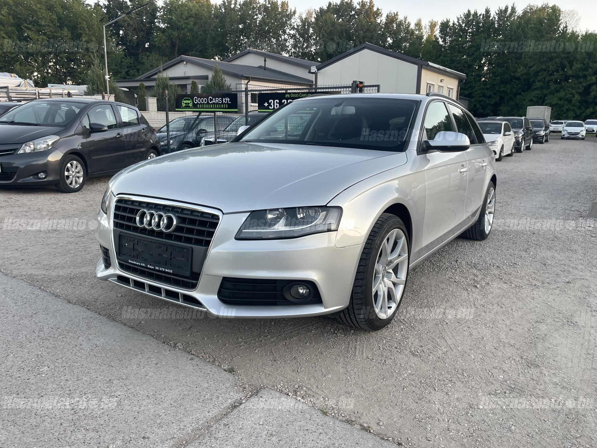 AUDI A4 2010/8 - 1