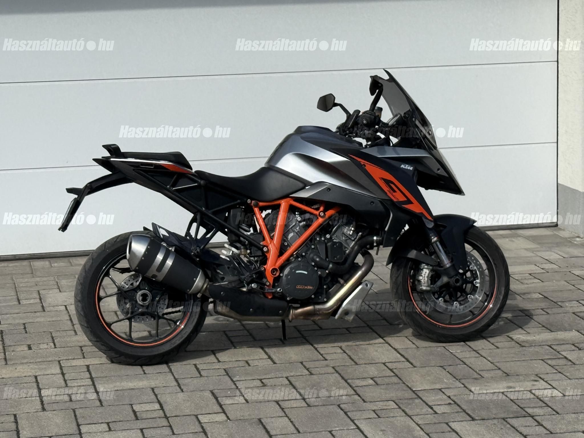 KTM 1290 SUPER DUKE GT 2016 - 1