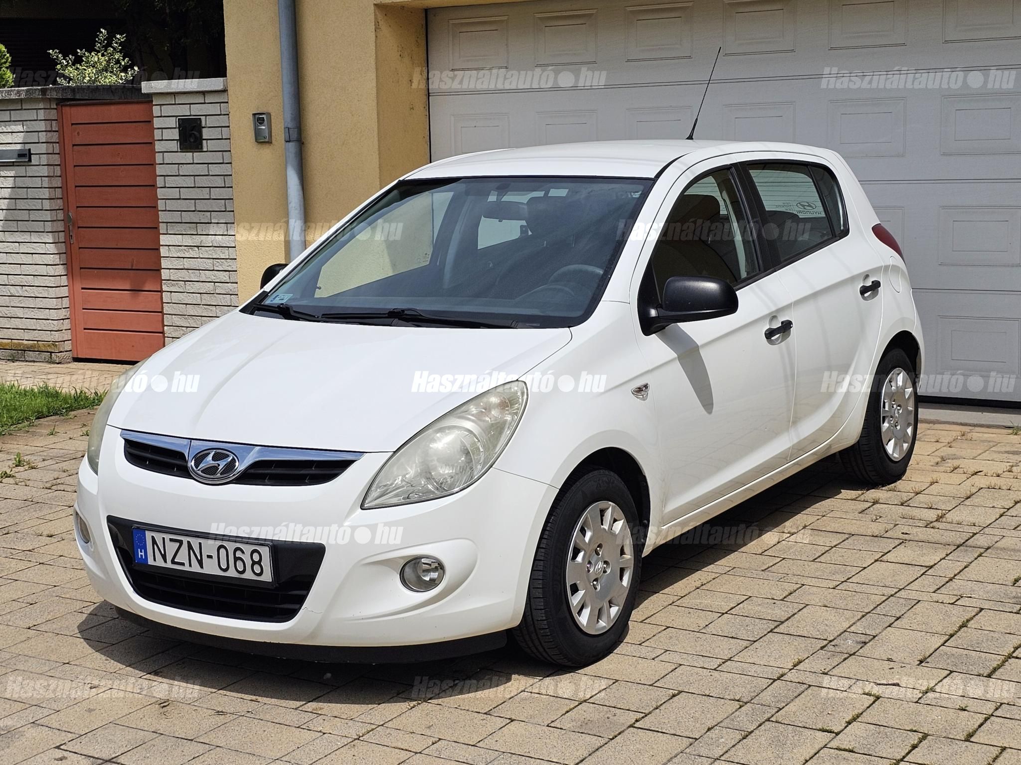 HYUNDAI I20 2011/10 - 1