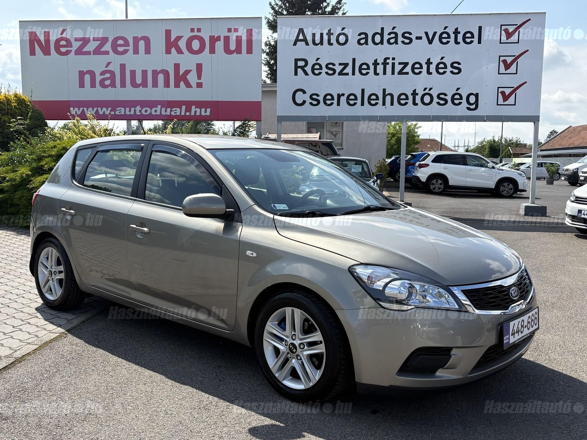 KIA CEE'D 2012/4 - 1