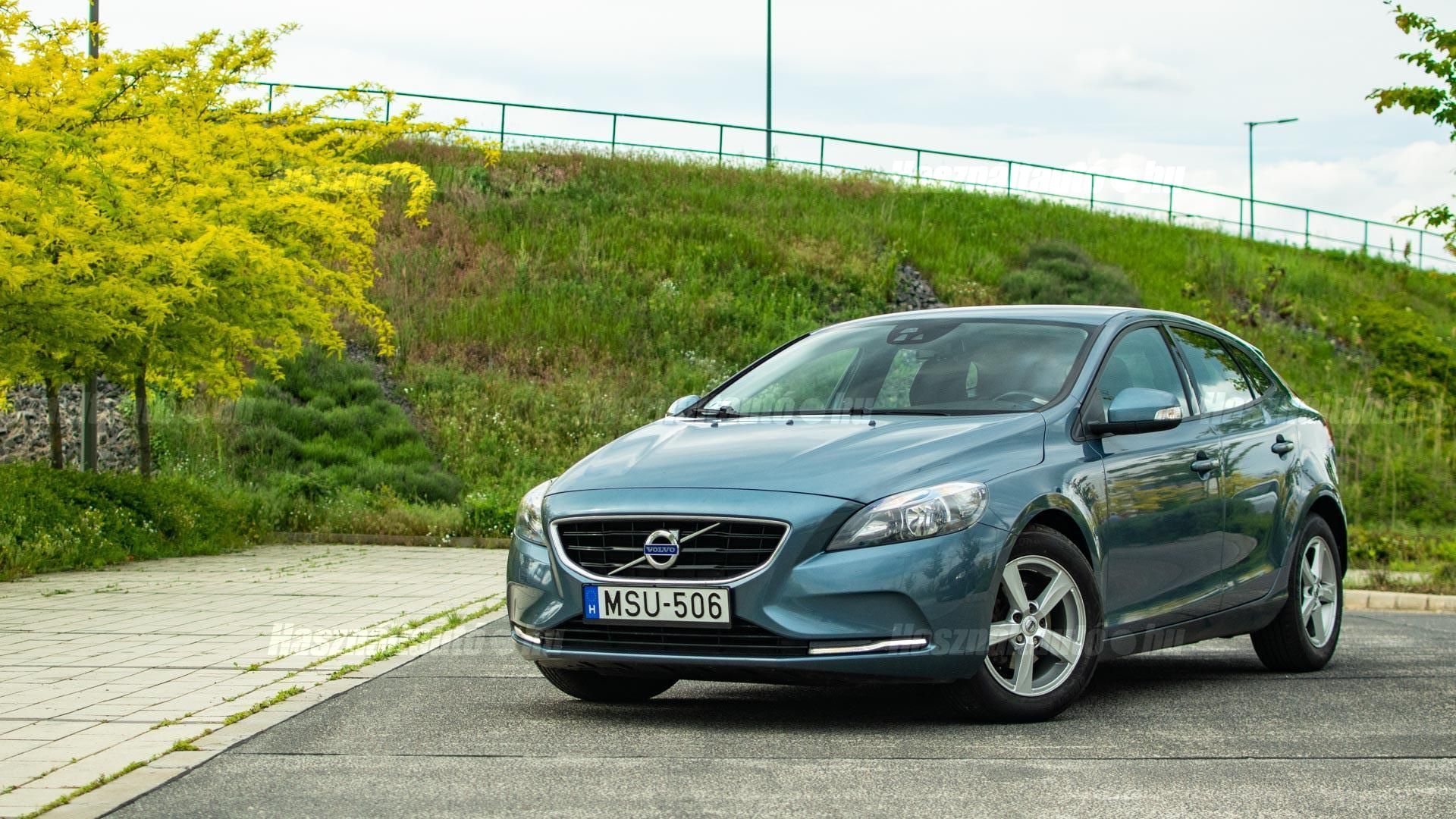 VOLVO V40 2014 - 1