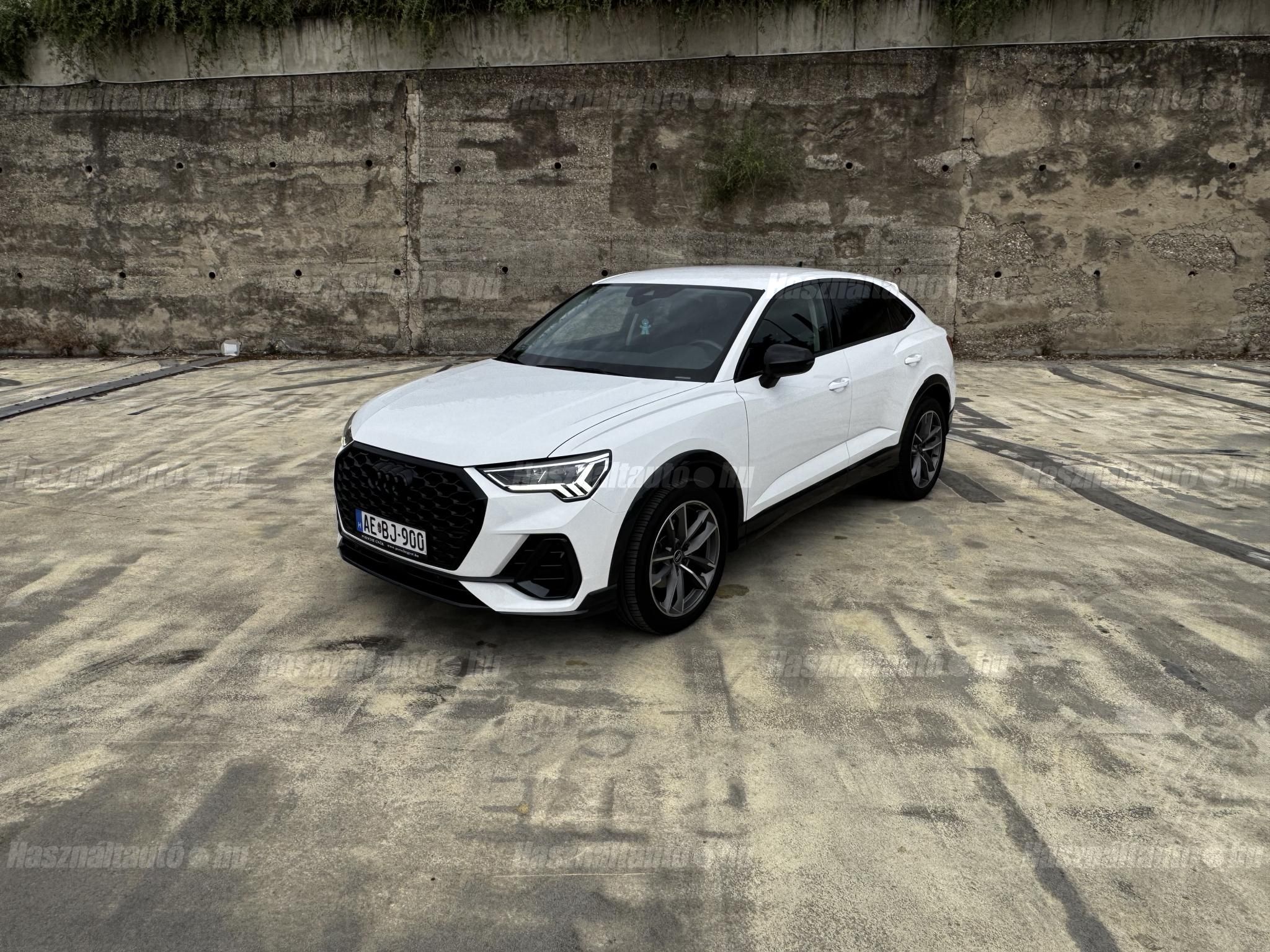 AUDI Q3 2021/12 - 1