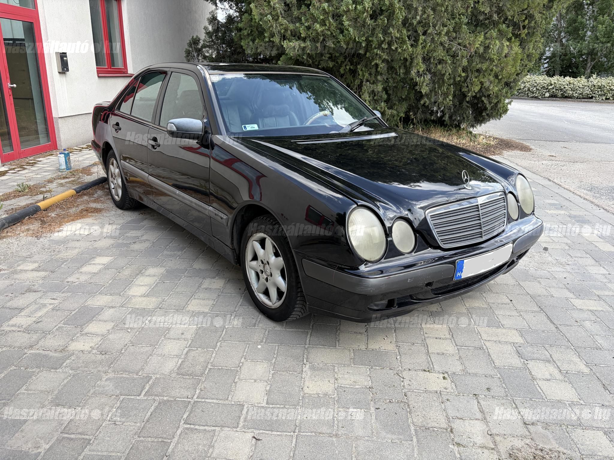 MERCEDES-BENZ E 200 2001/9 - 1