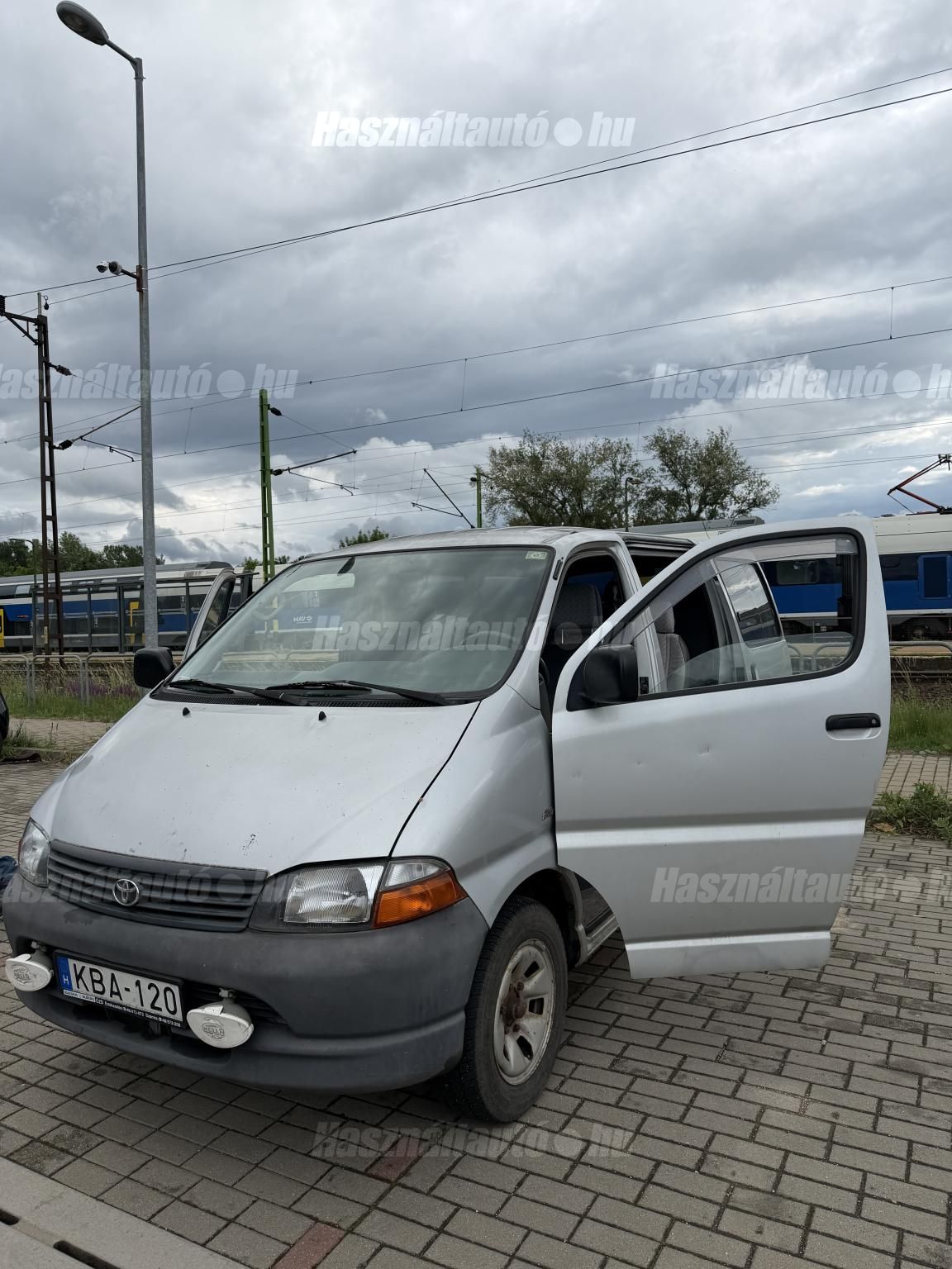 TOYOTA HIACE 2005/11 - 1
