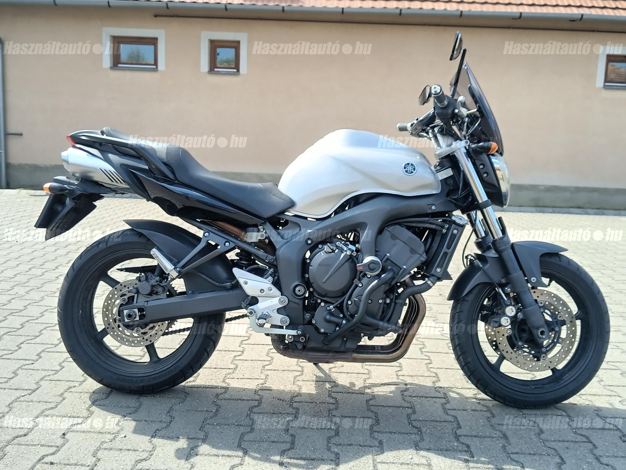 YAMAHA FZ6-N 2009/5 - 1