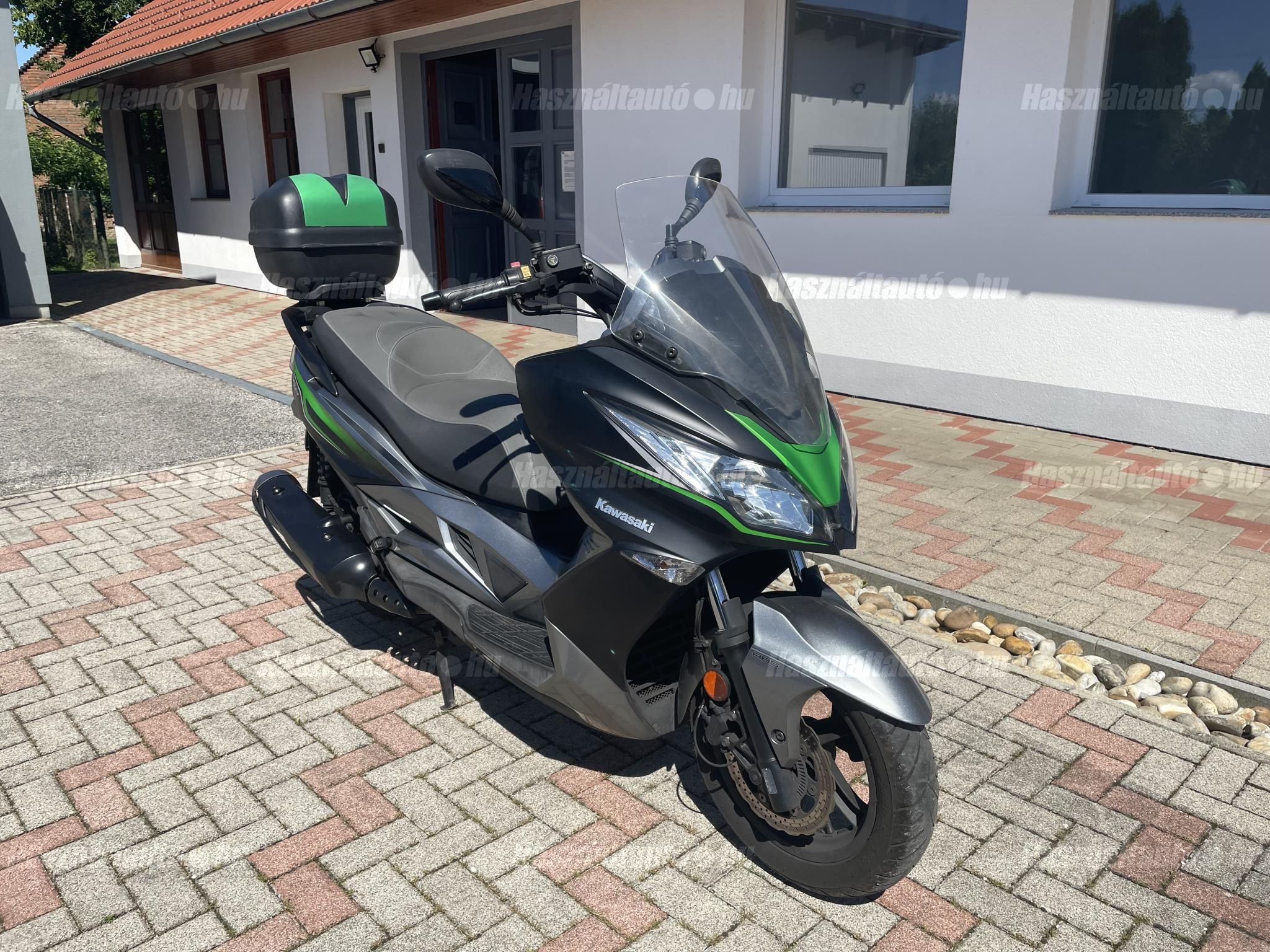 KAWASAKI J 300 2017/6 - 1