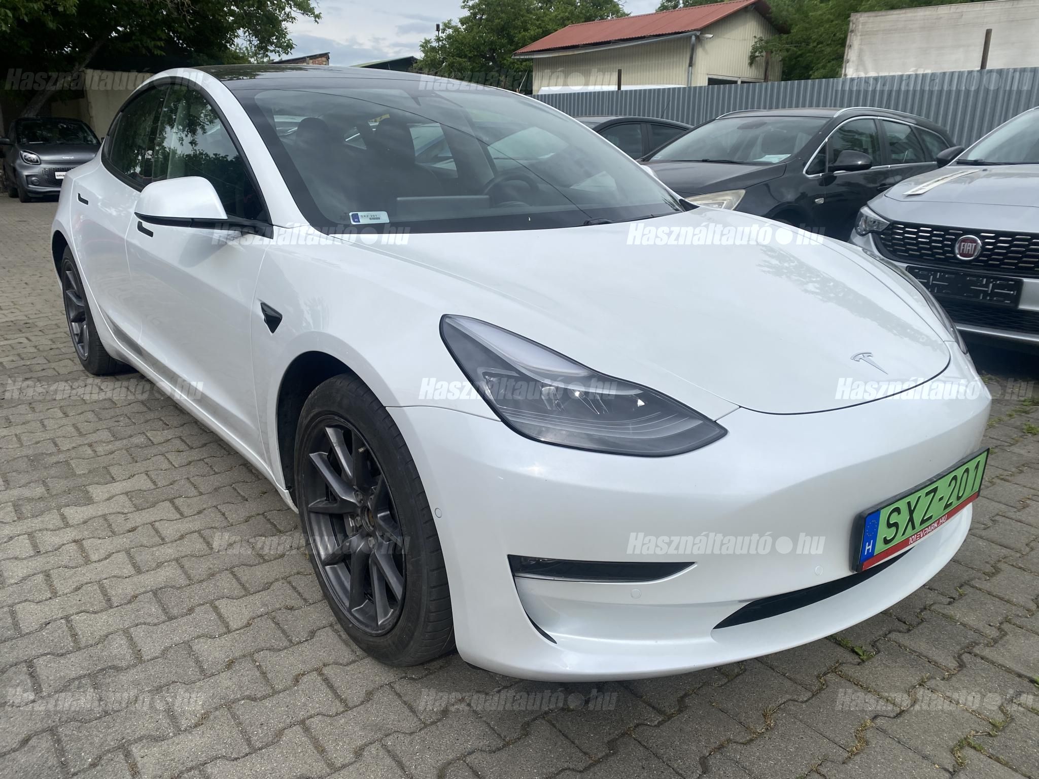 TESLA MODEL 3 2021/3 - 1