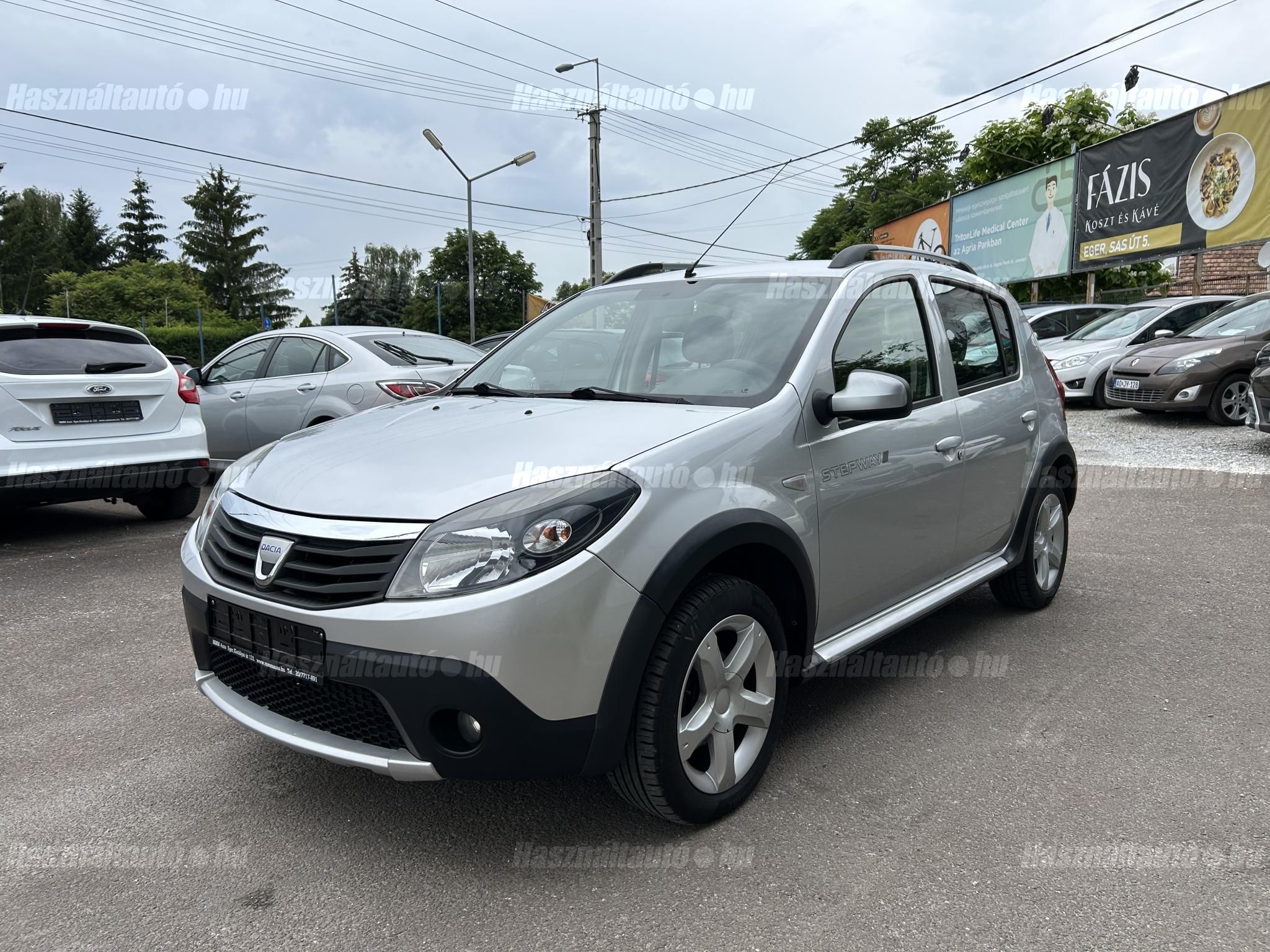 DACIA SANDERO 2011/9 - 1