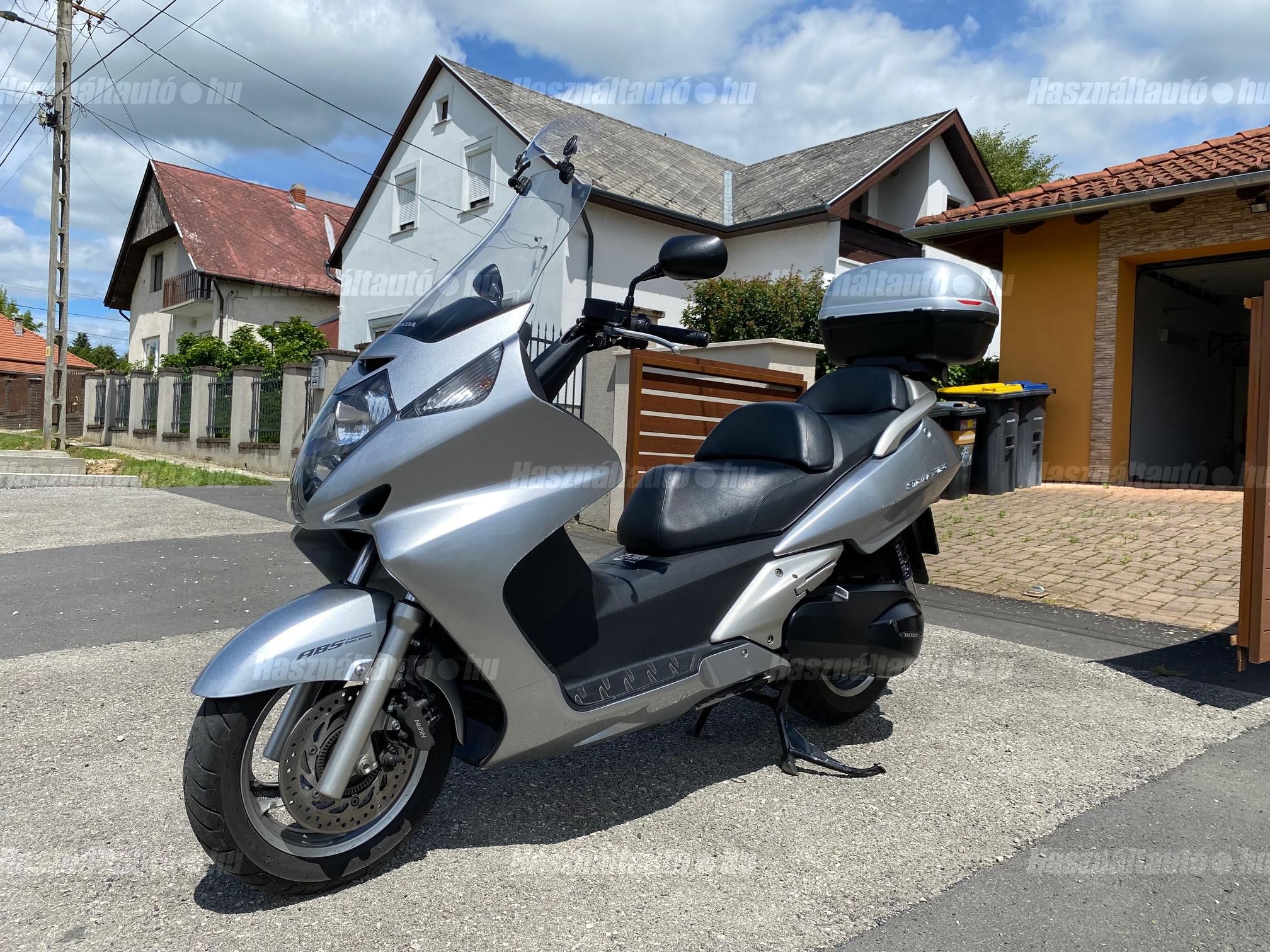 HONDA SILVER WING 600 2006/10 - 1