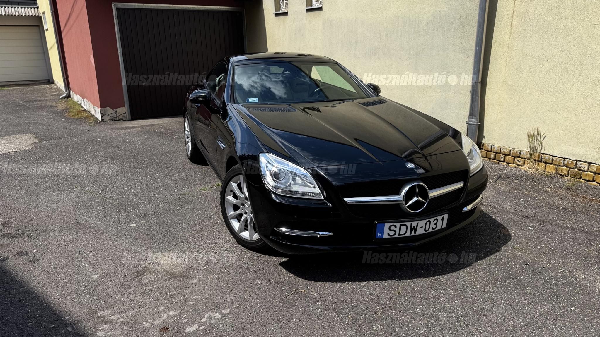 MERCEDES-BENZ SLK 200 2011/12 - 1