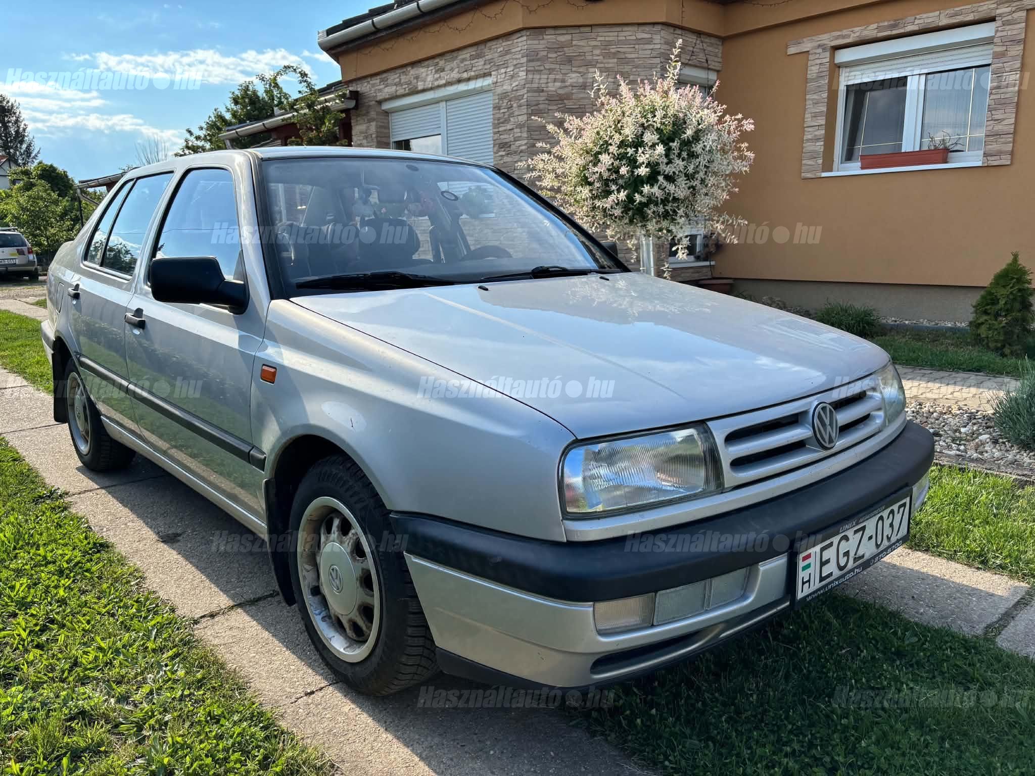 VOLKSWAGEN VENTO 1994 - 1
