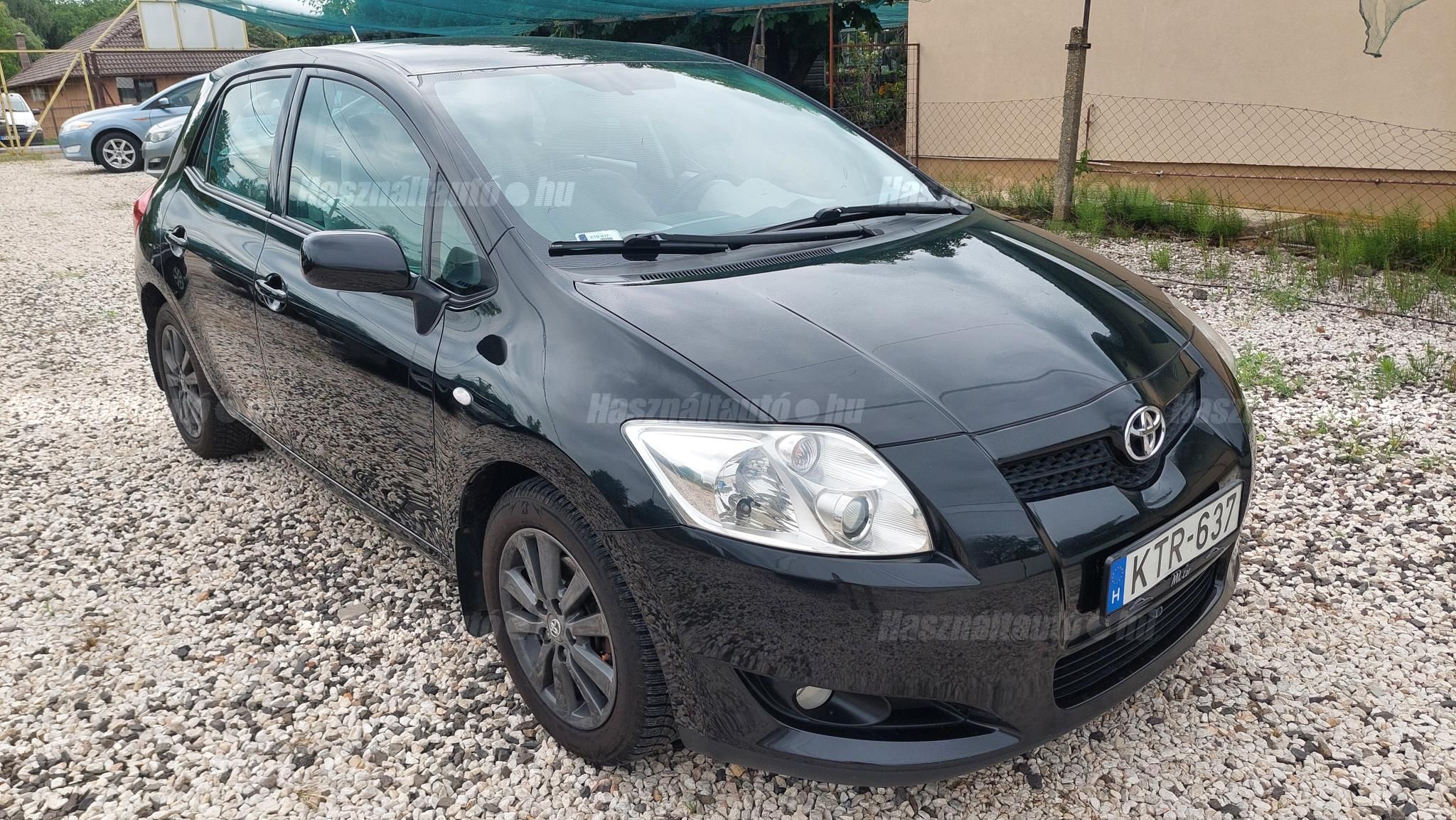 TOYOTA AURIS 2007/8 - 1