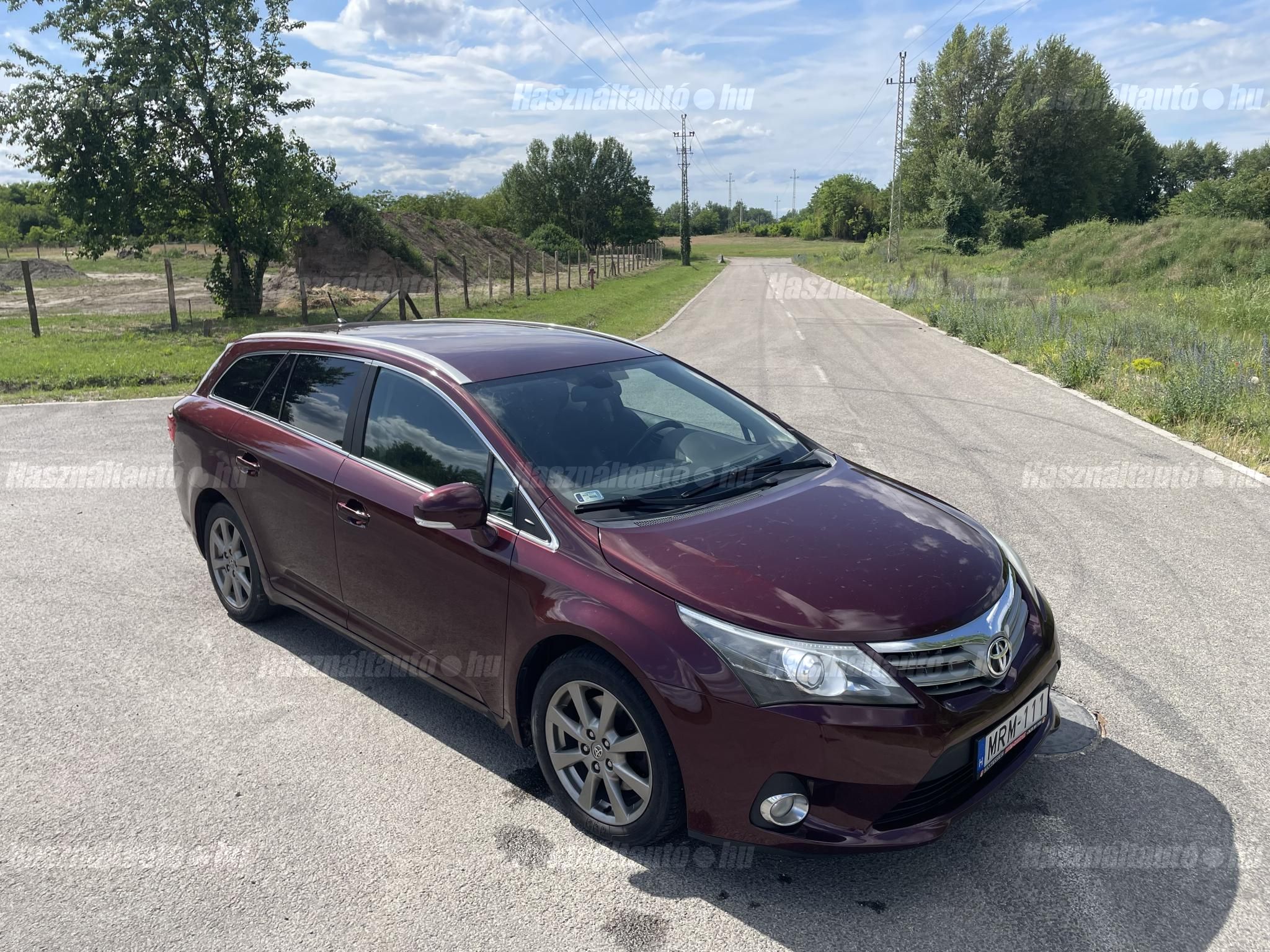 TOYOTA AVENSIS 2012/4 - 1