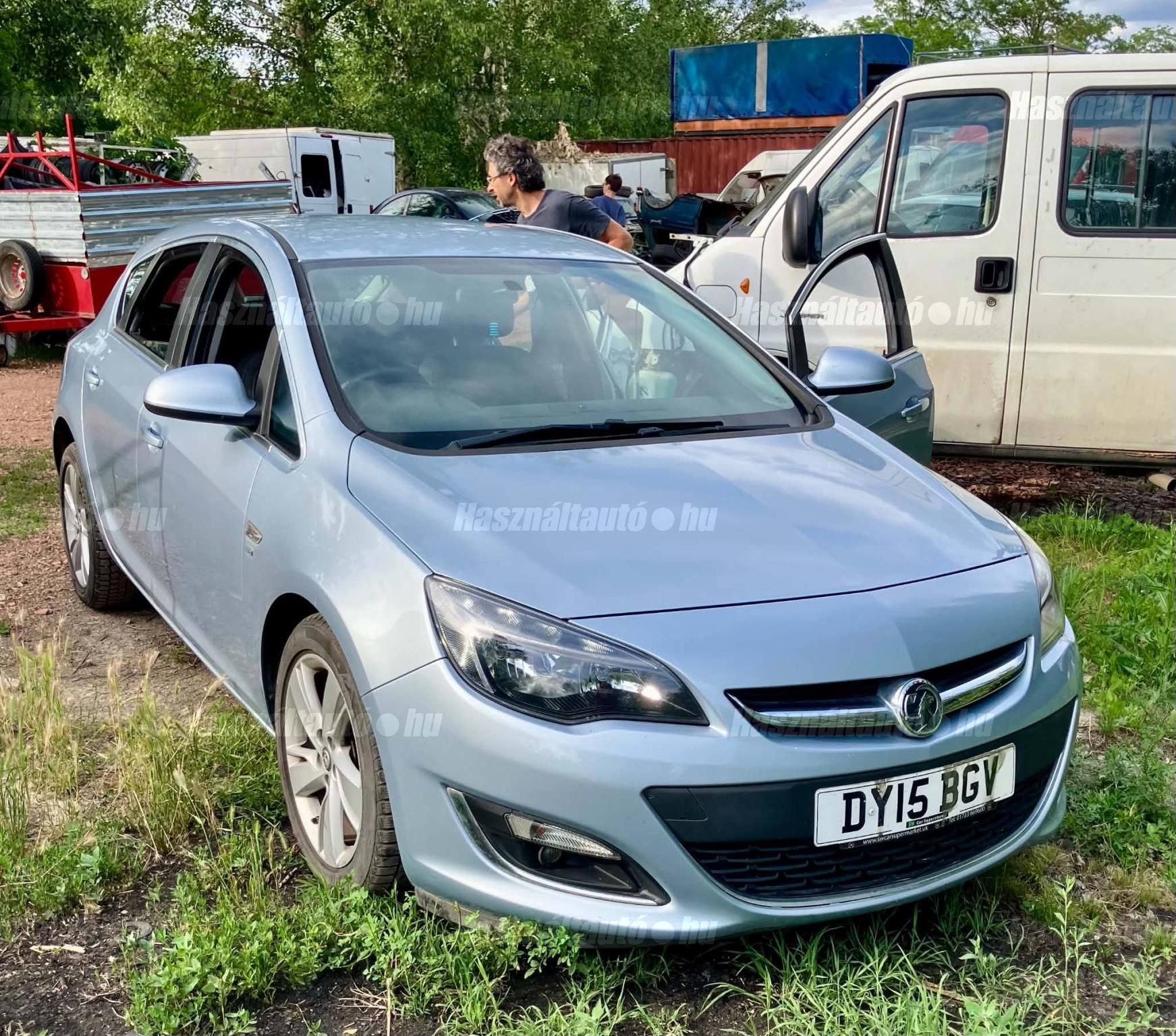 OPEL ASTRA J 2015 - 1