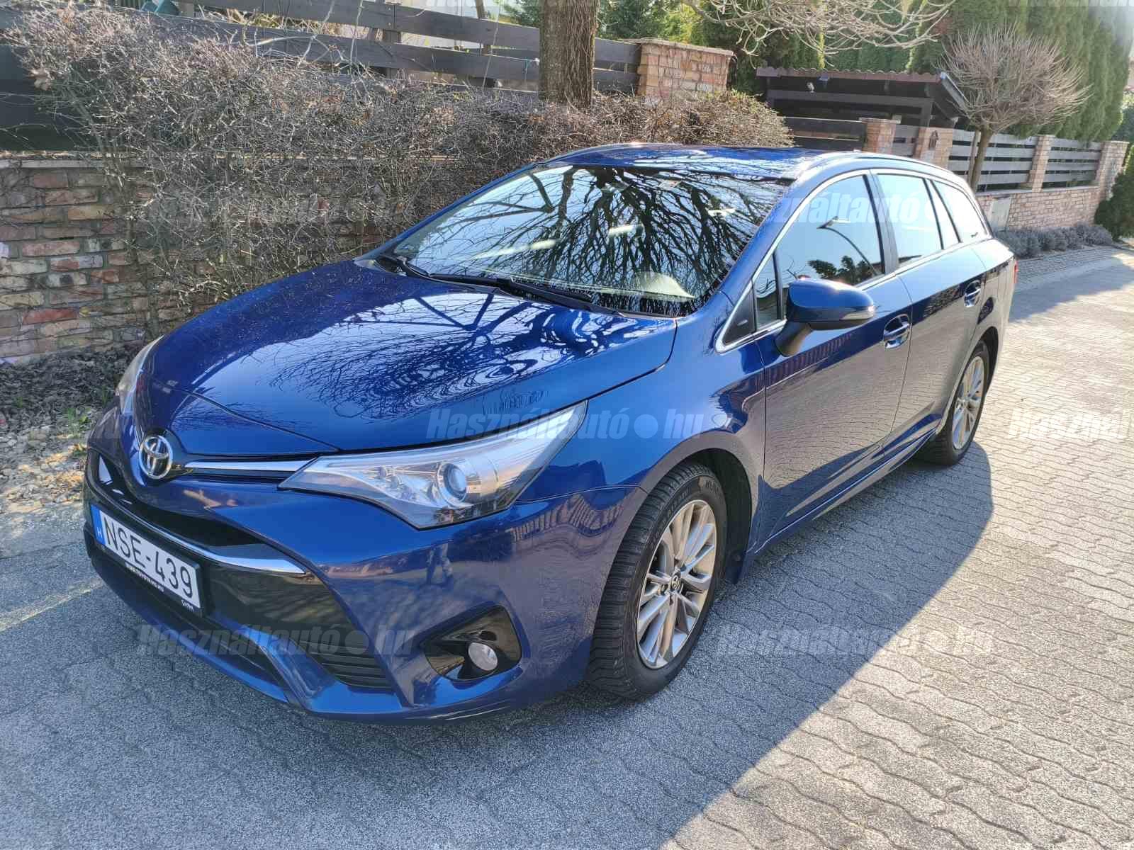 TOYOTA AVENSIS 2016/6 - 1