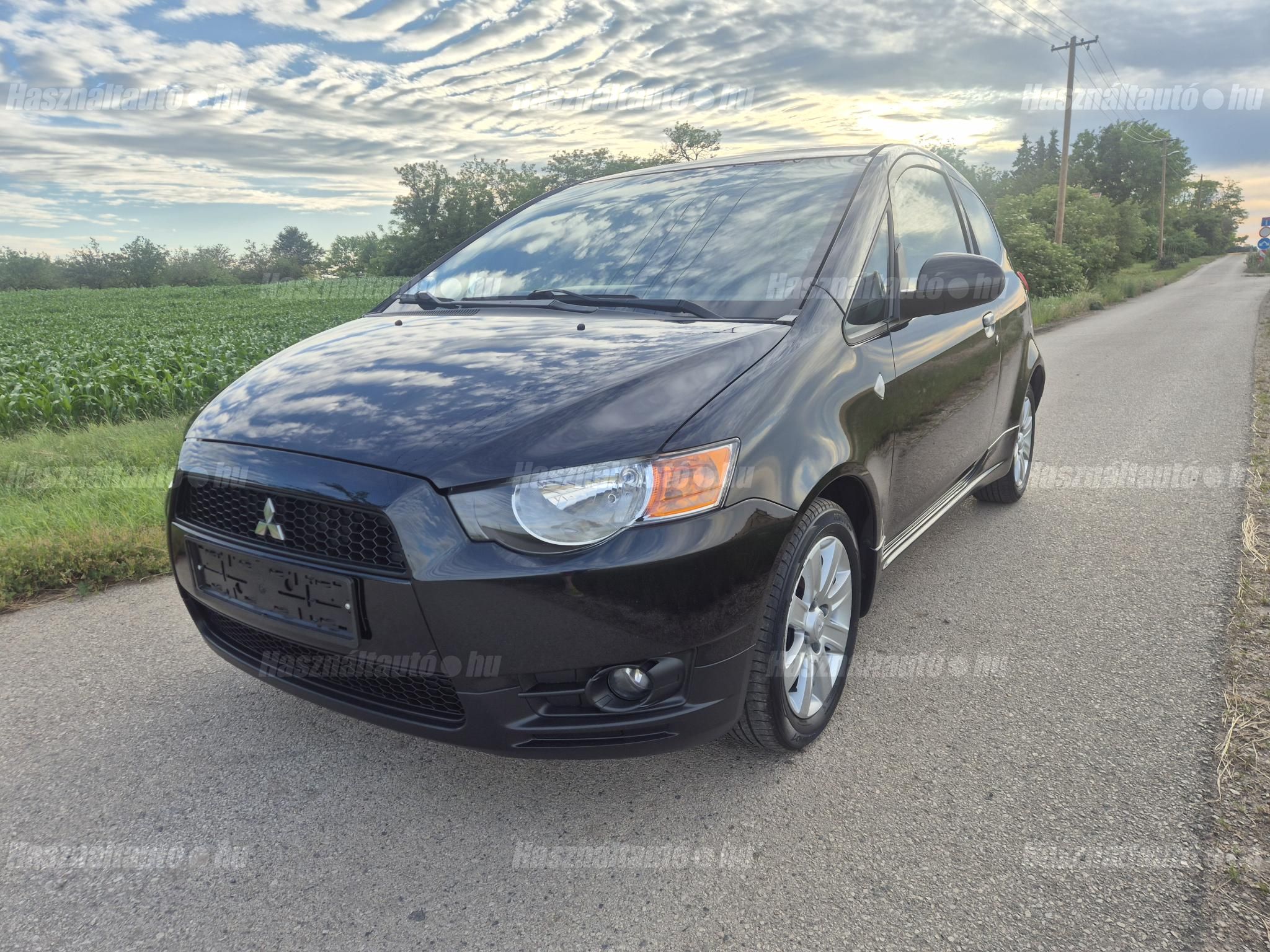 MITSUBISHI COLT 2013/8 - 1