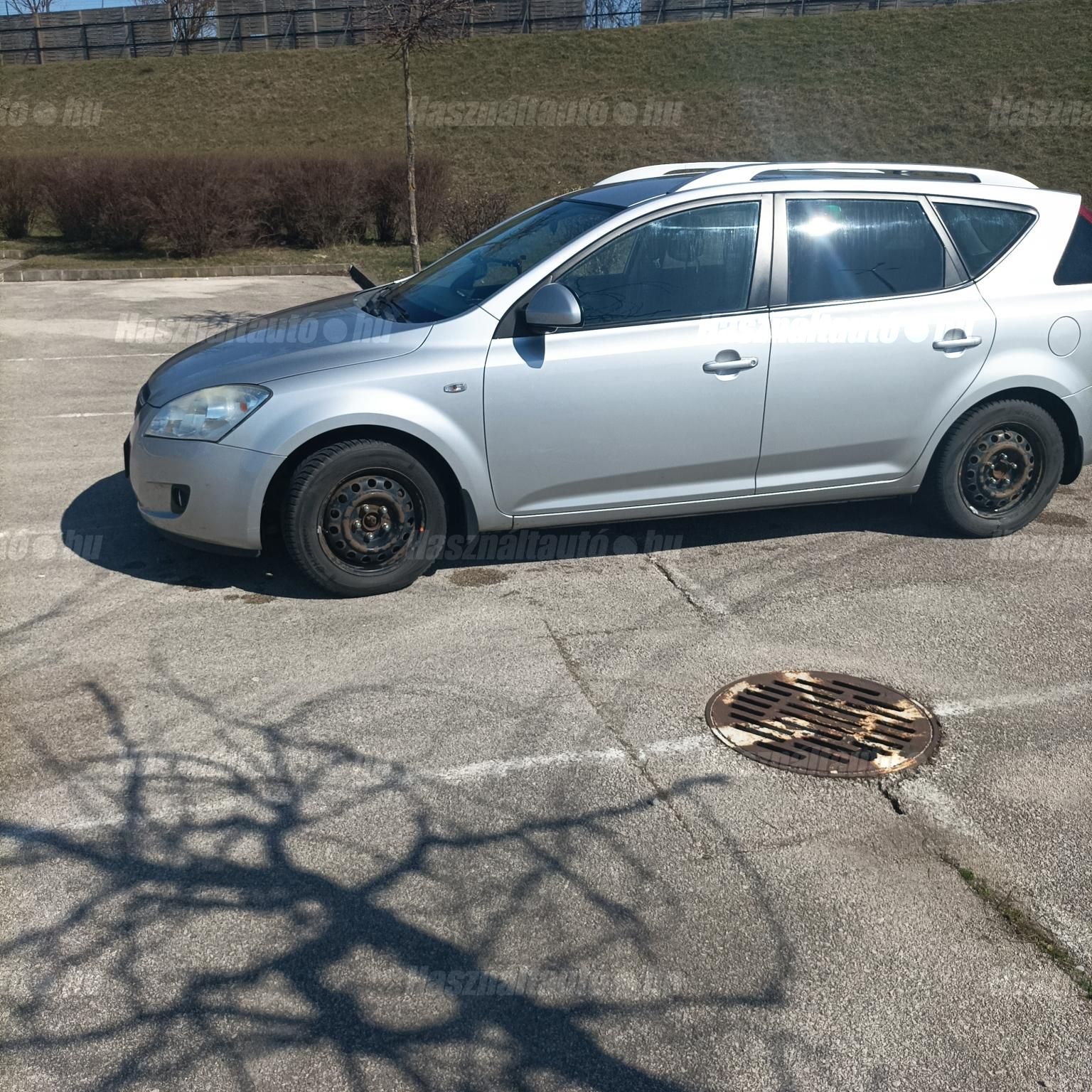 KIA CEE'D 2008/12 - 1