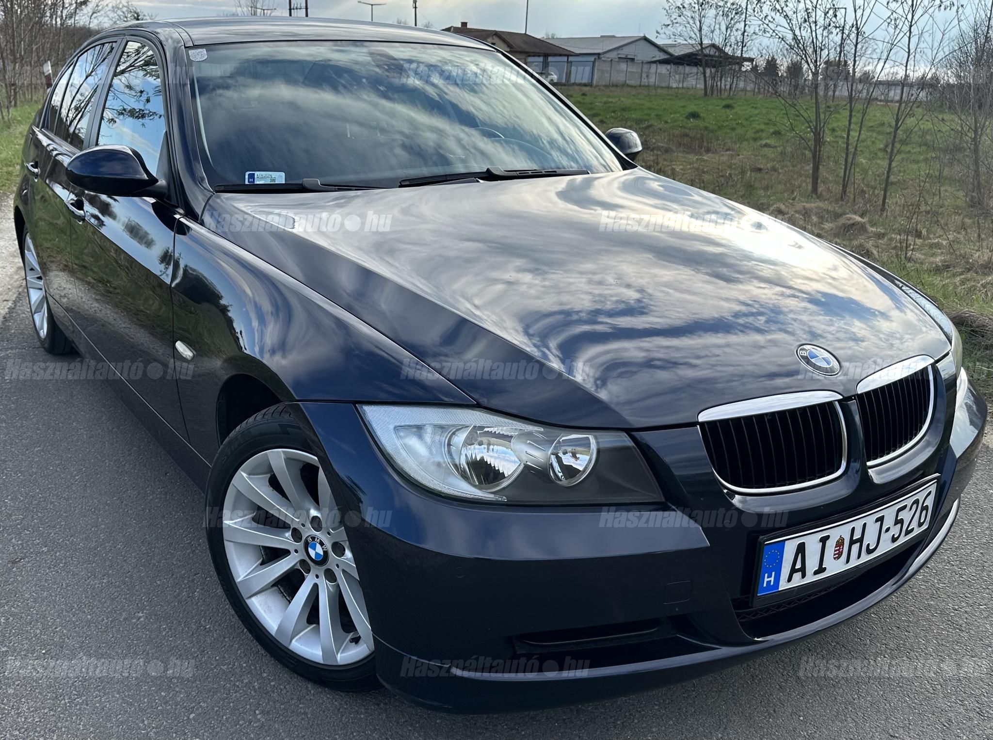 BMW 318 2008/7 - 1