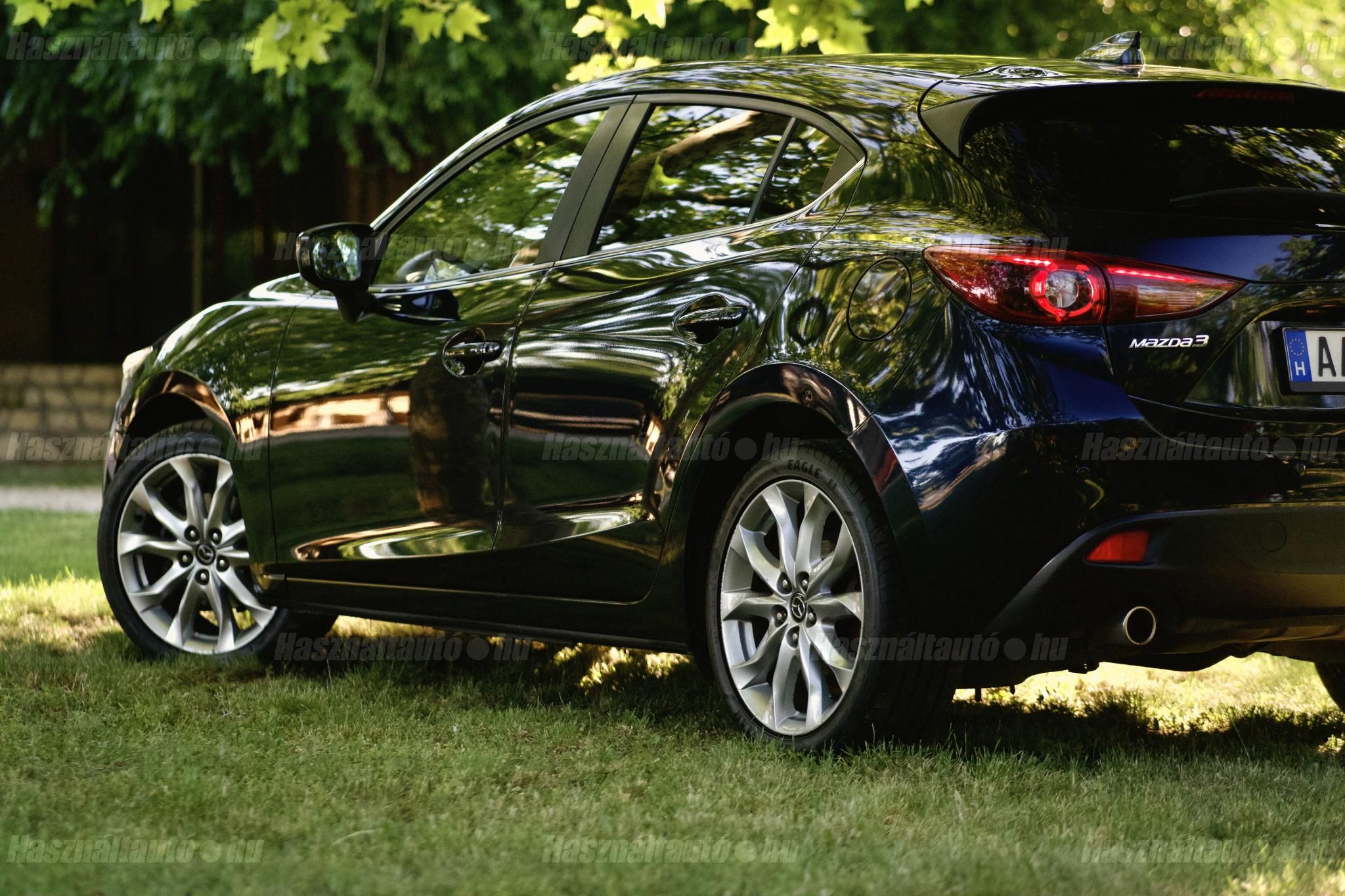 MAZDA 3 2015/12 - 1