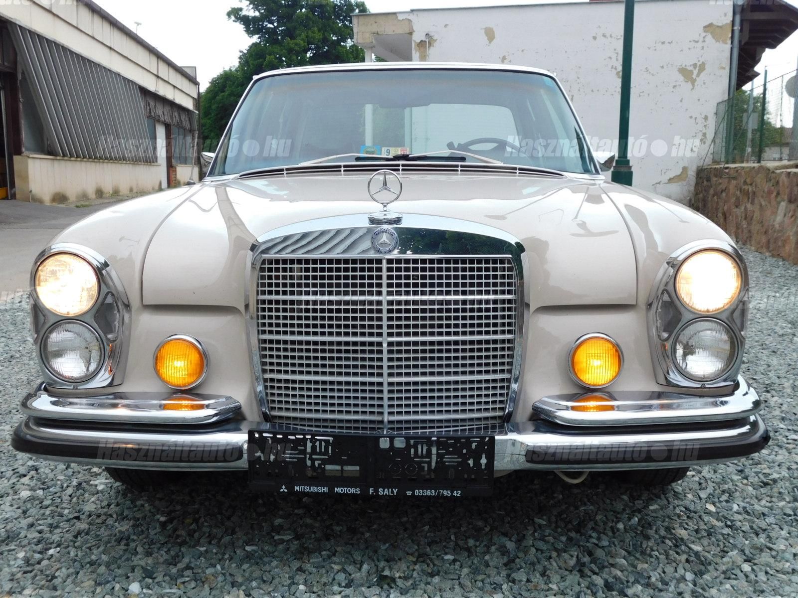 MERCEDES-BENZ 280 1971/9 - 1