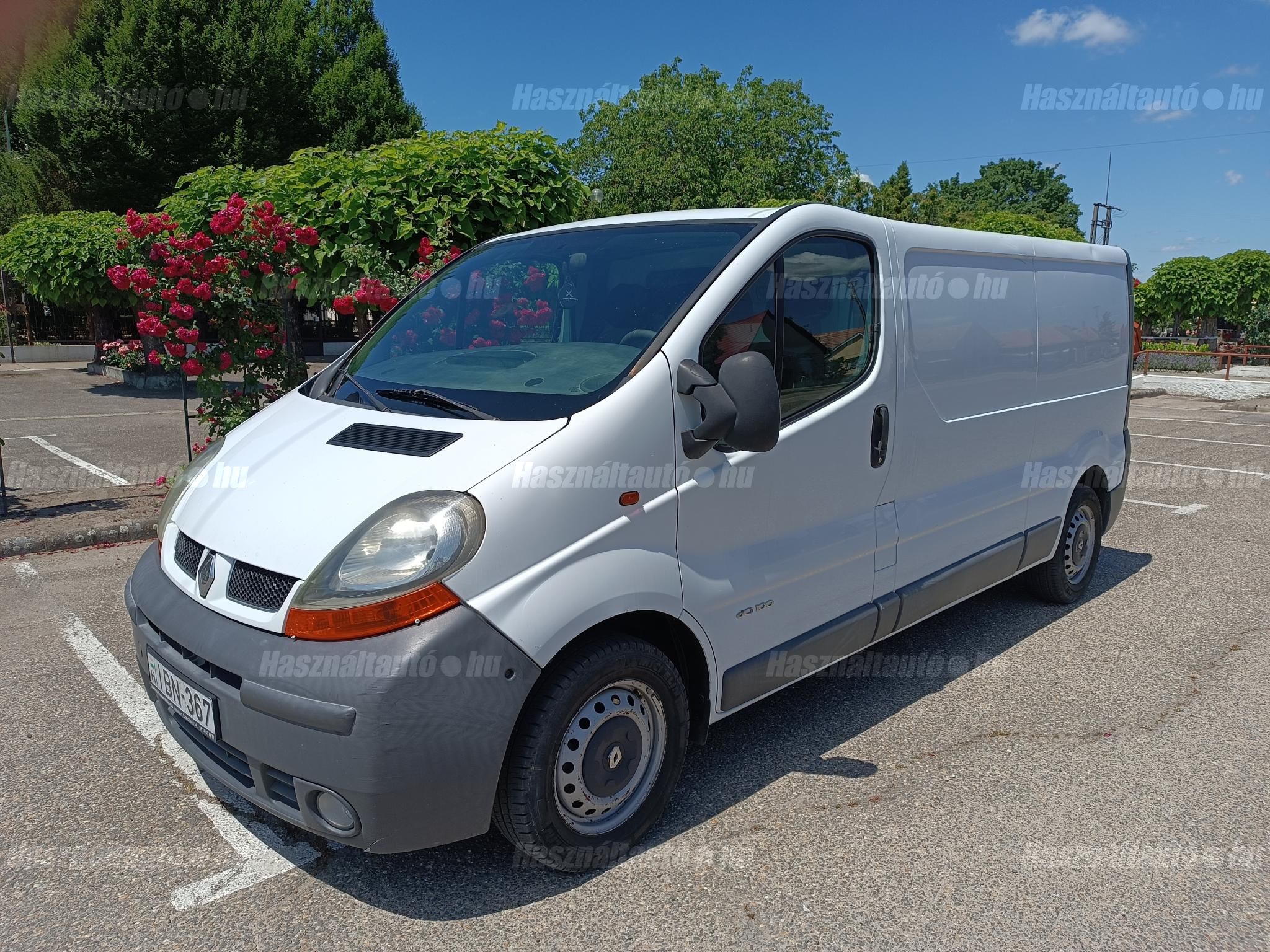 RENAULT TRAFIC 2002/5 - 1