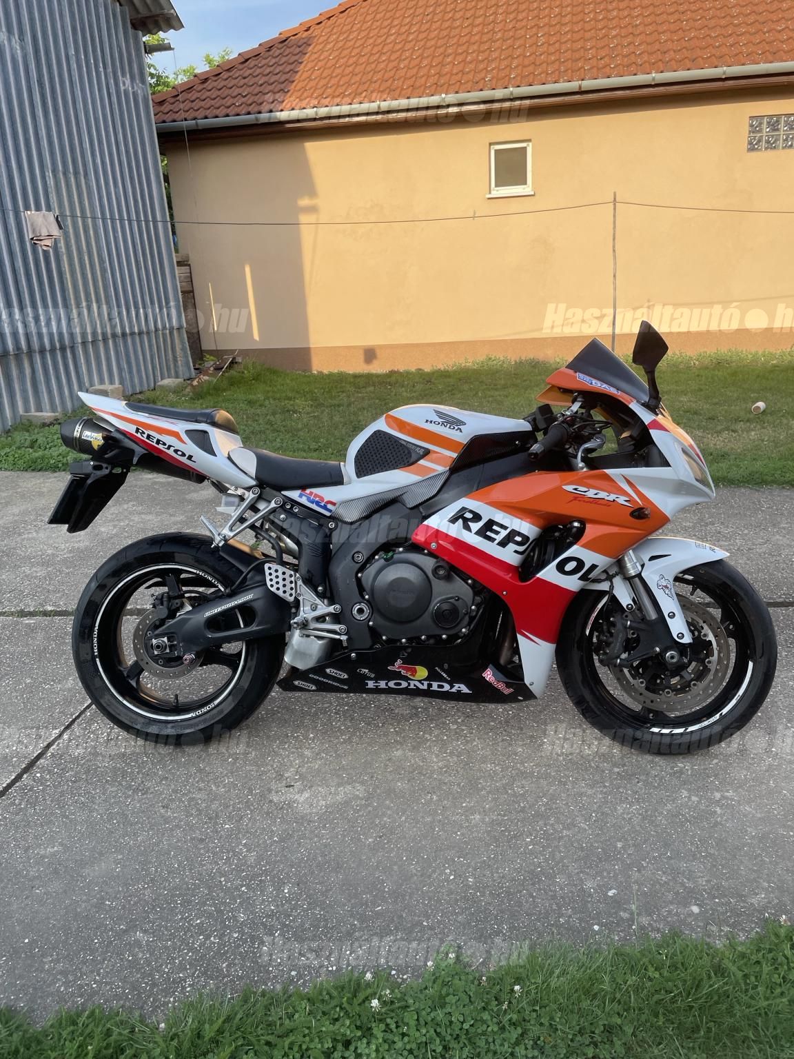 HONDA CBR 1000 RR 2006 - 1
