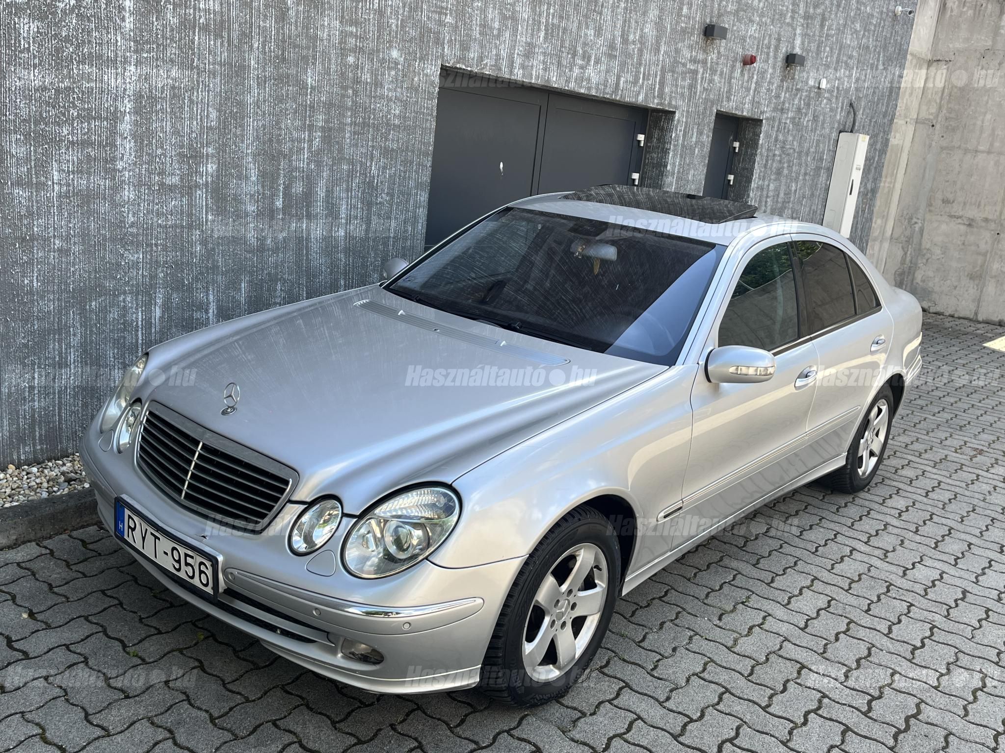 MERCEDES-BENZ E-OSZTÁLY 2004 - 1