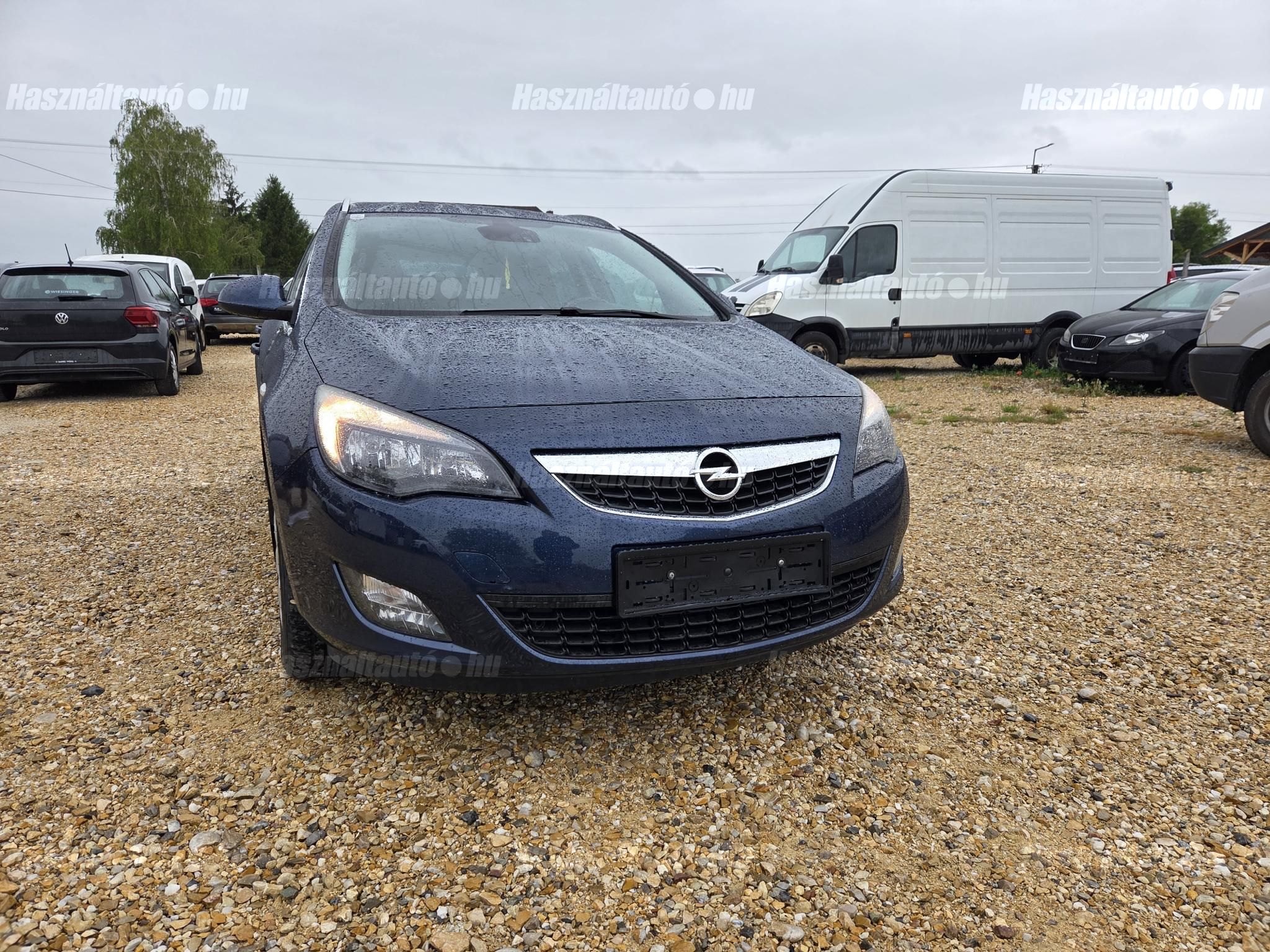 OPEL ASTRA J 2011/7 - 1
