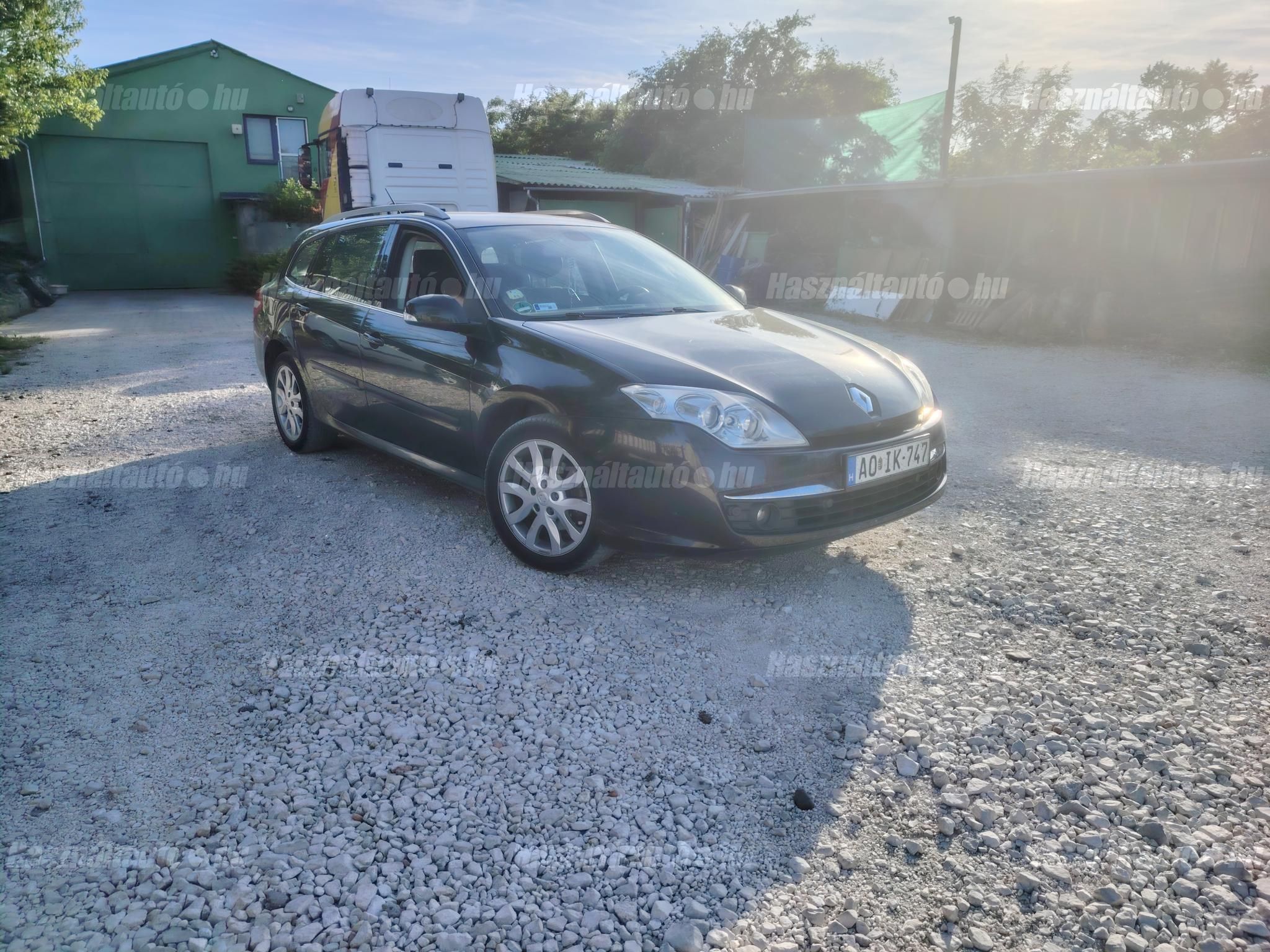 RENAULT LAGUNA 2009/10 - 1