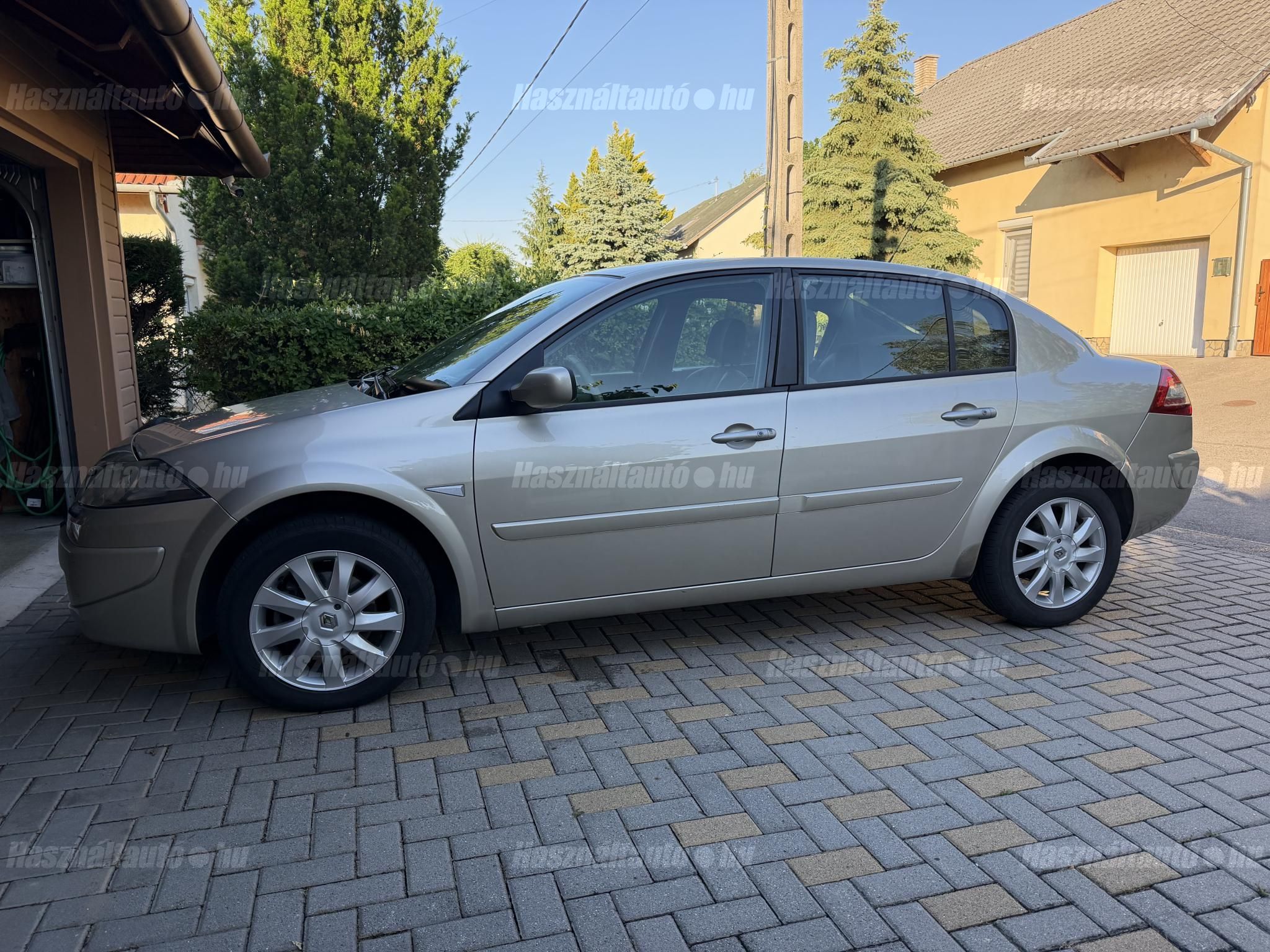 RENAULT MEGANE 2008/3 - 1