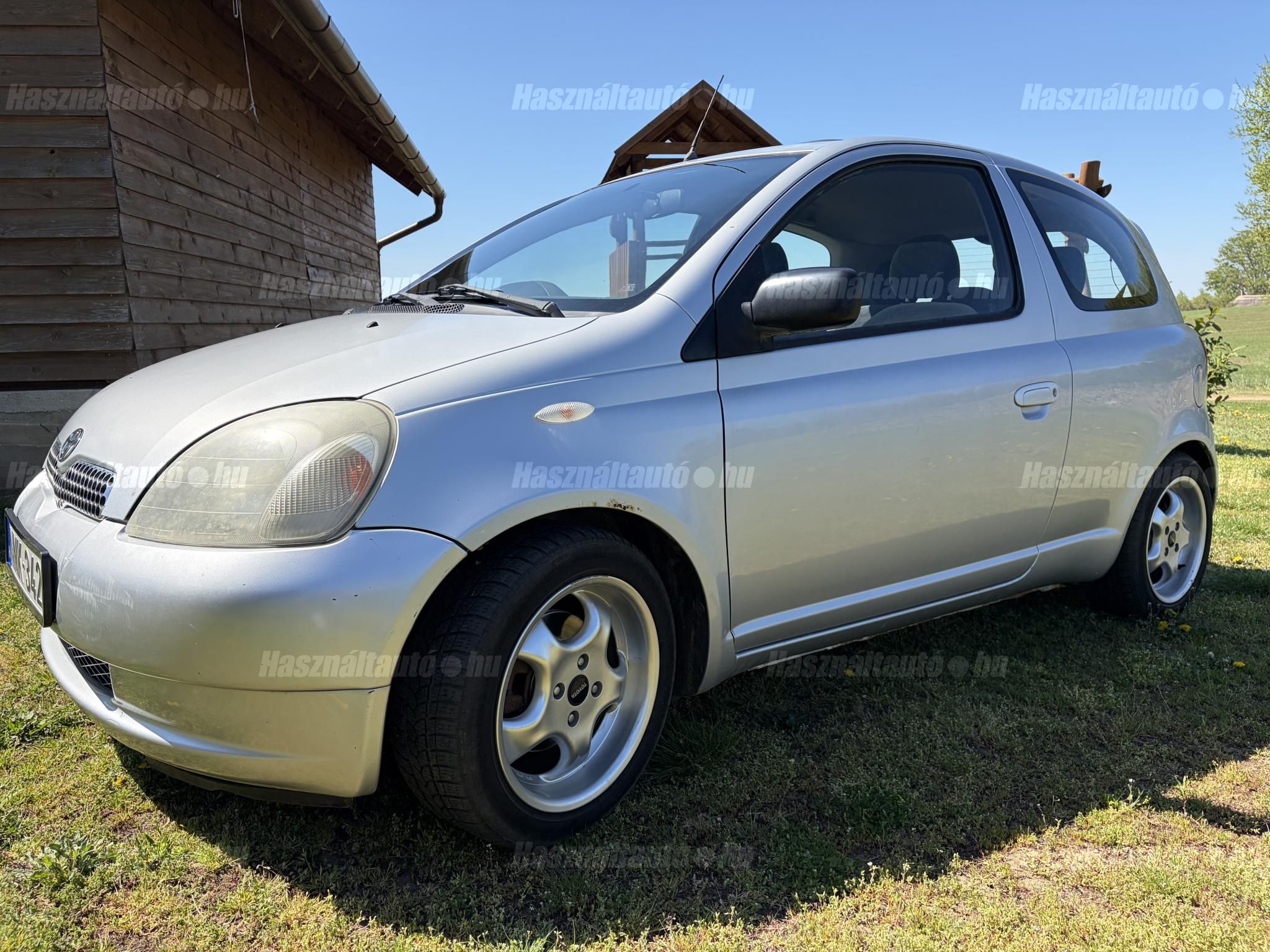 TOYOTA YARIS 2001/4 - 1