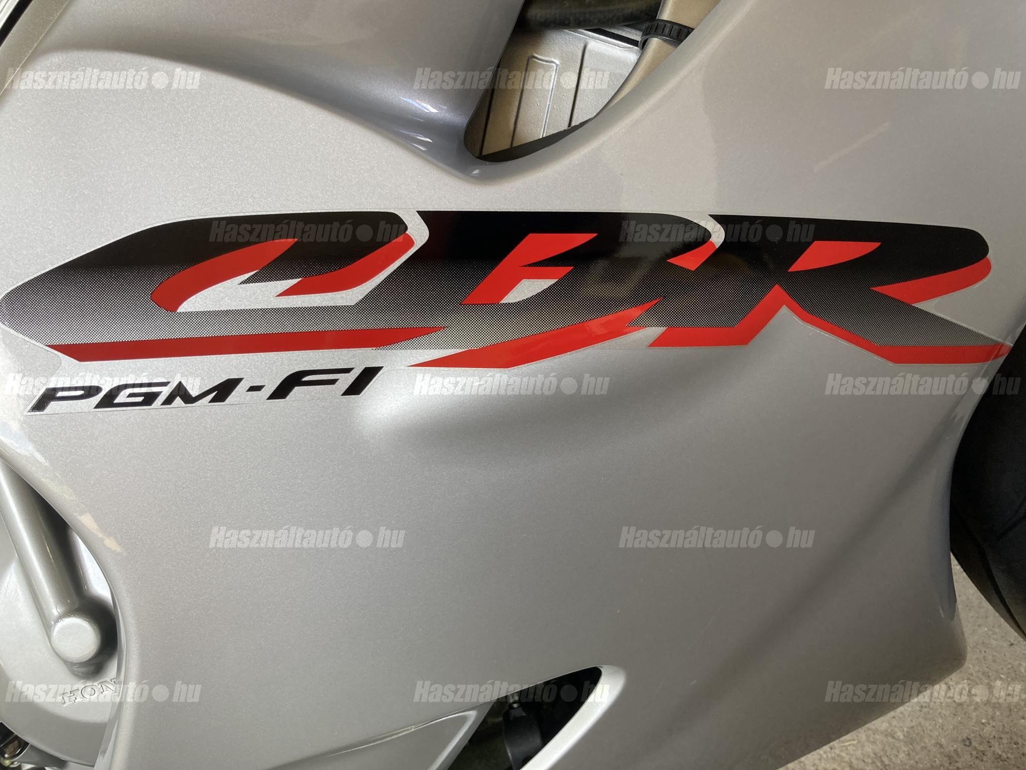 HONDA CBR 600 F4 2001/1 - 1