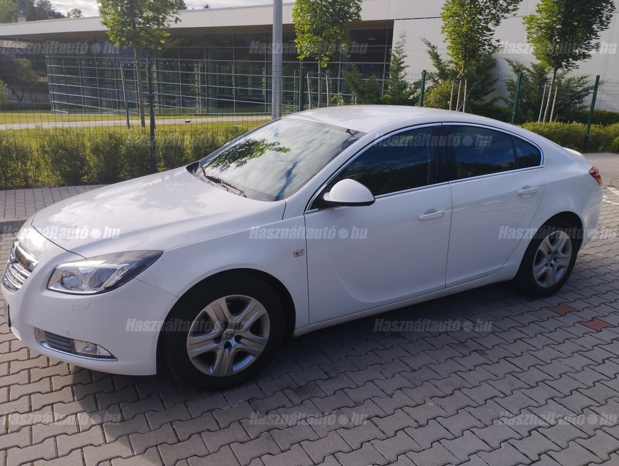 OPEL INSIGNIA 2011/6 - 1