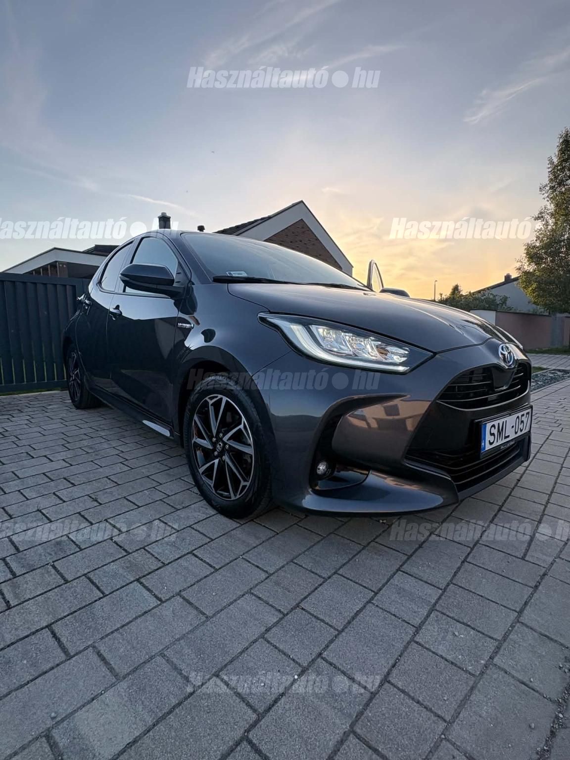 TOYOTA YARIS 2020/12 - 1
