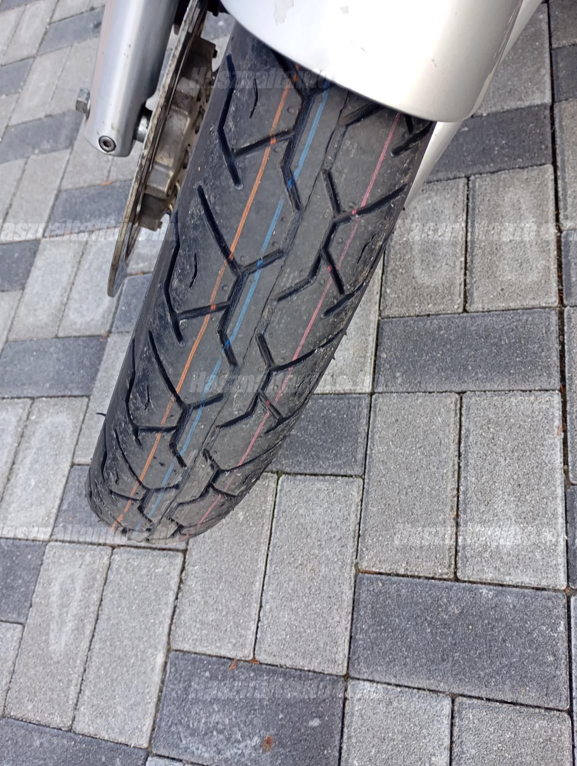 YAMAHA XVS 650 DRAG STAR 2004/5 - 1