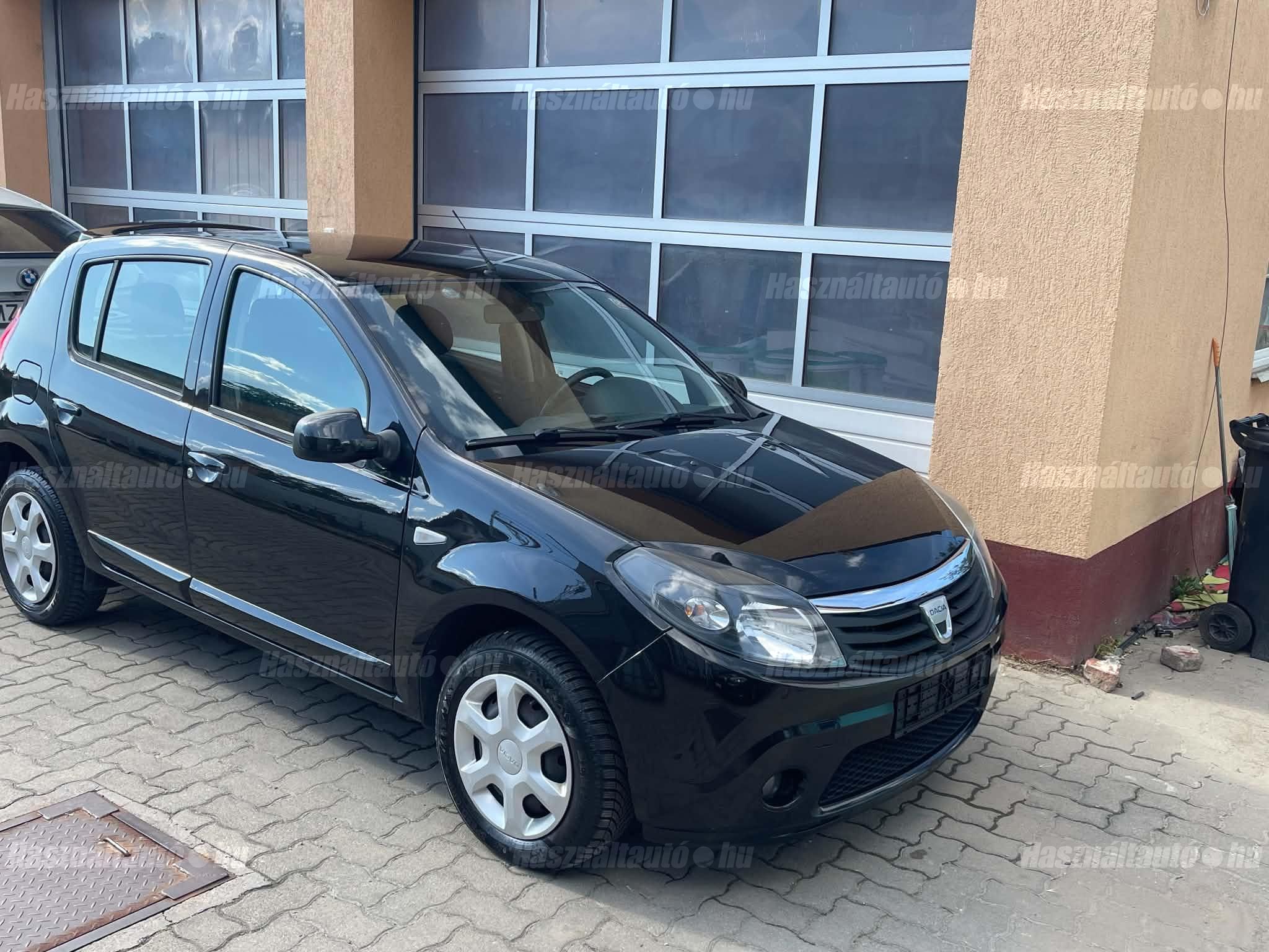 DACIA SANDERO 2011 - 1