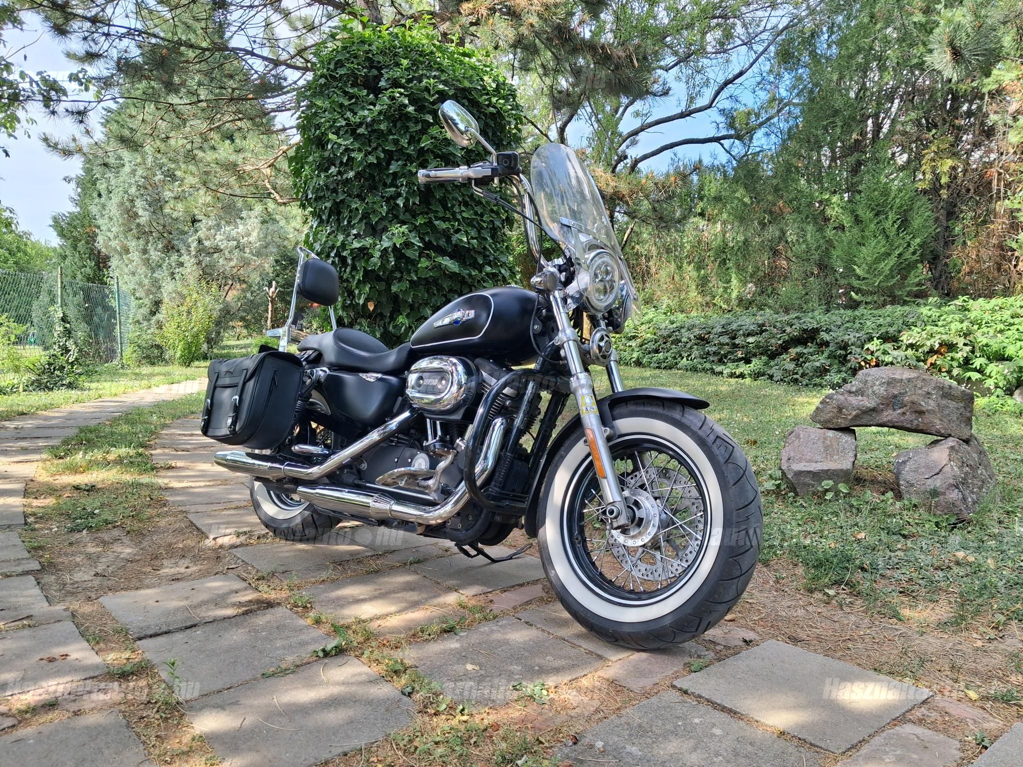 HARLEY-DAVIDSON SPORTSTER 1200 CUSTOM 2017 - 1